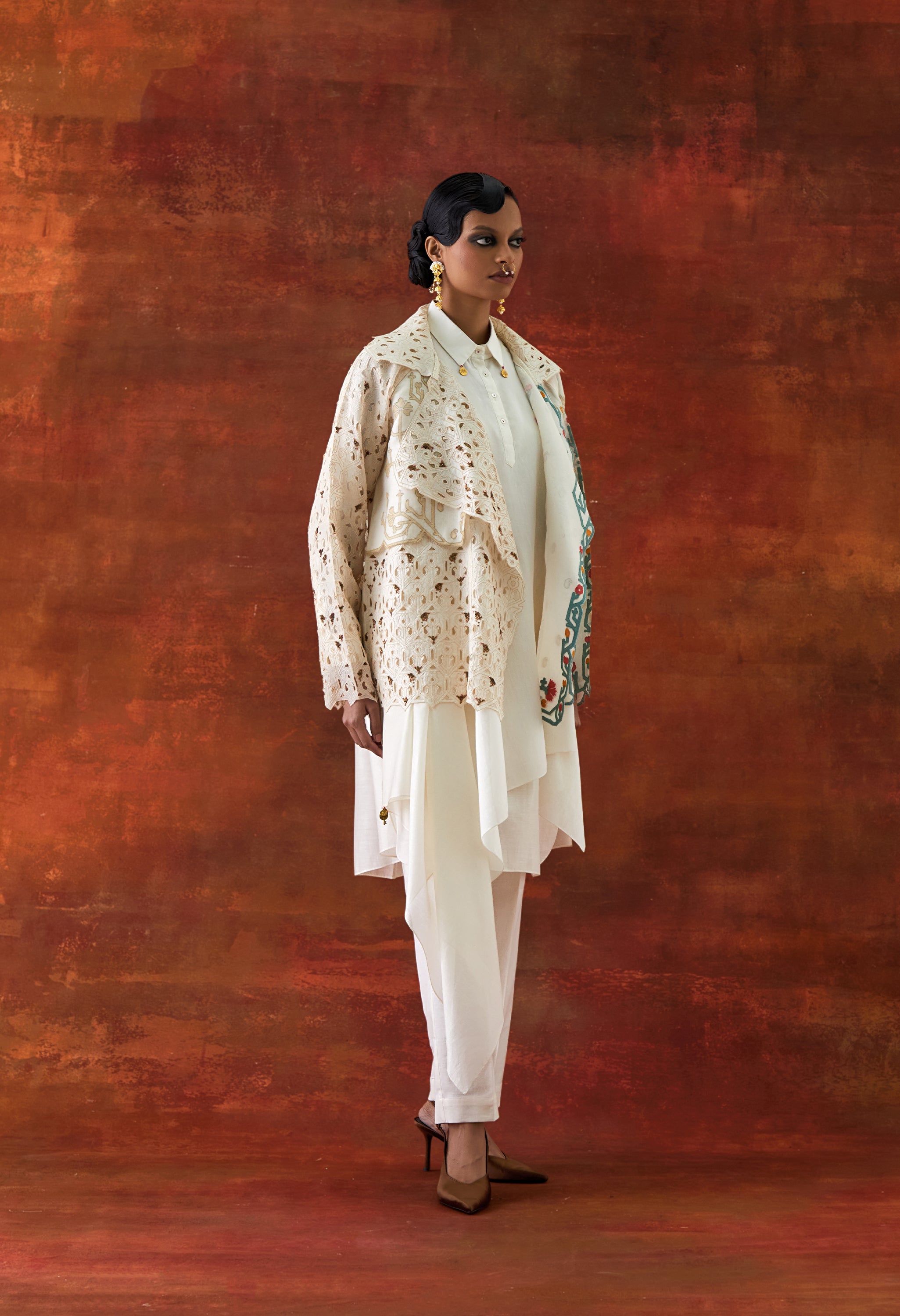 EMB ORGANZA SHORT TRENCH WITH DRAPED SHIRT AND PANTS