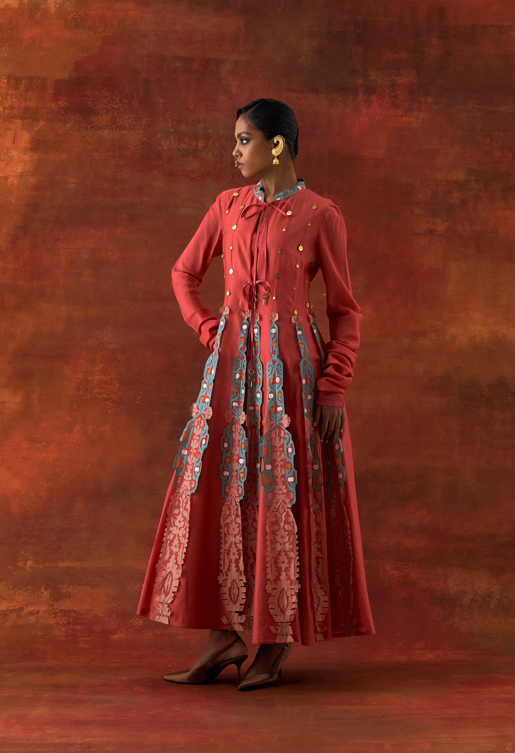 EMBROIDERED KALIDAR WITH SLEEVLESS INNER