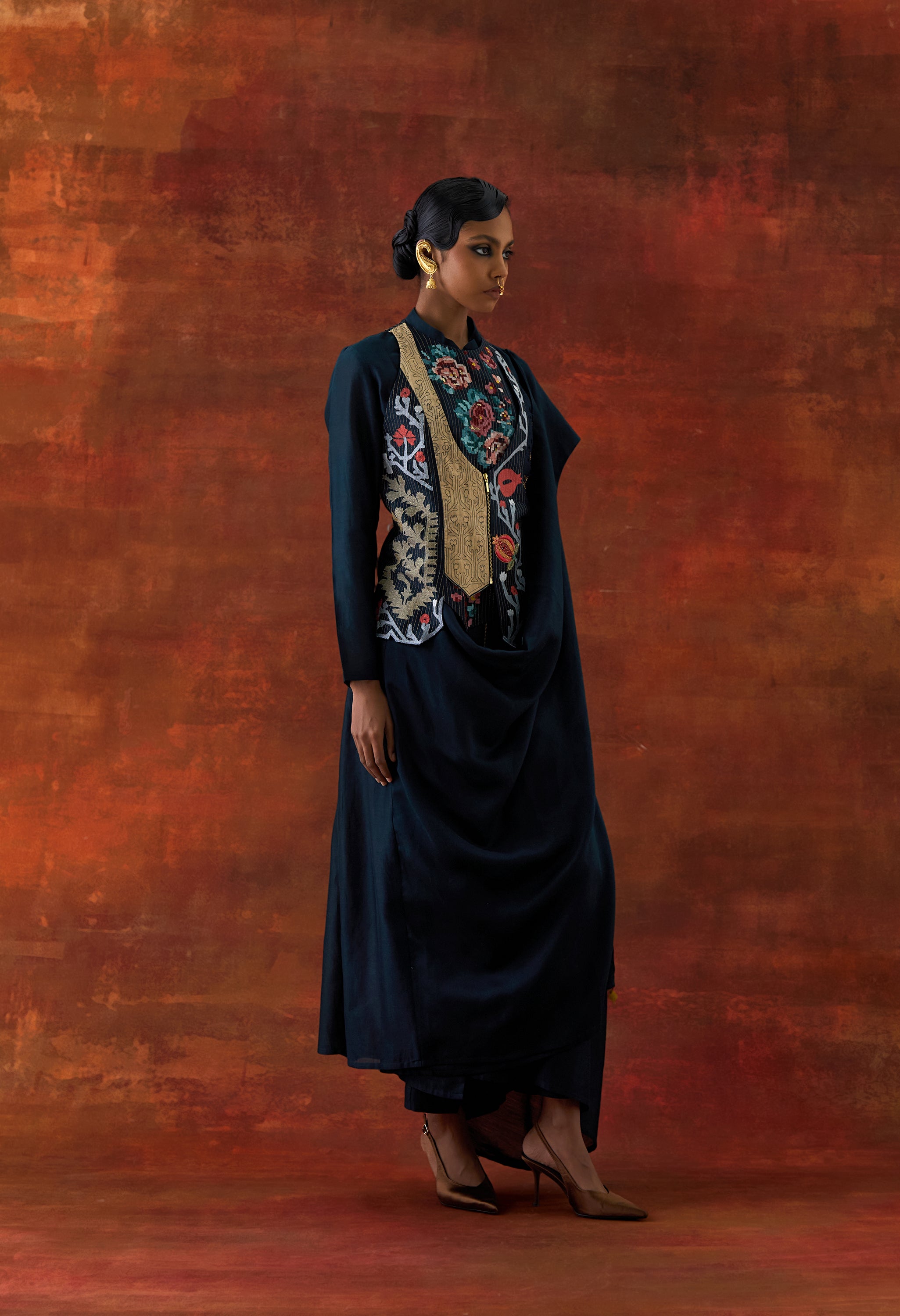 ANGRAKHA STYLE JACKET WITH ZIPPERED KURTA AND PANTS