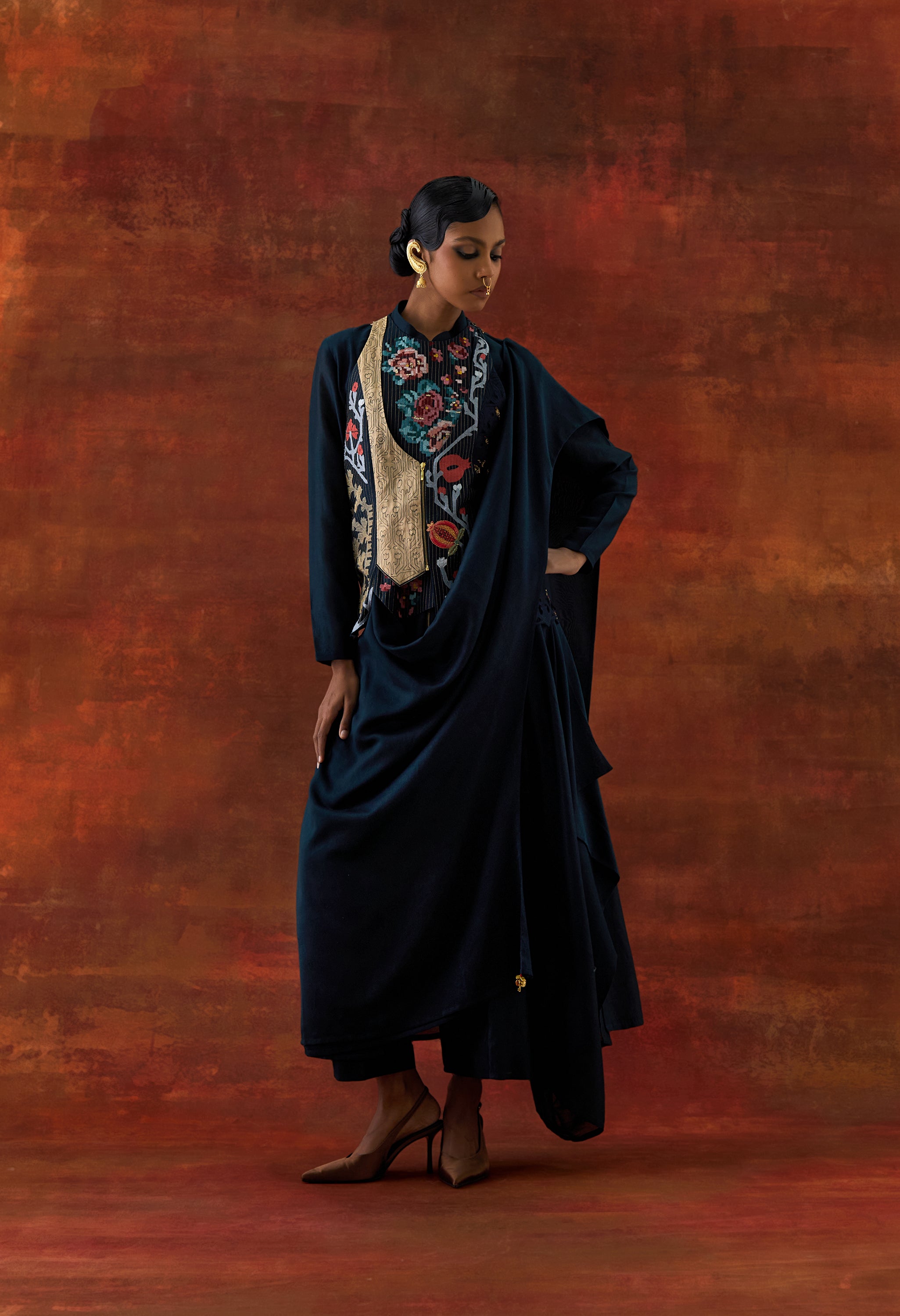 ANGRAKHA STYLE JACKET WITH ZIPPERED KURTA AND PANTS