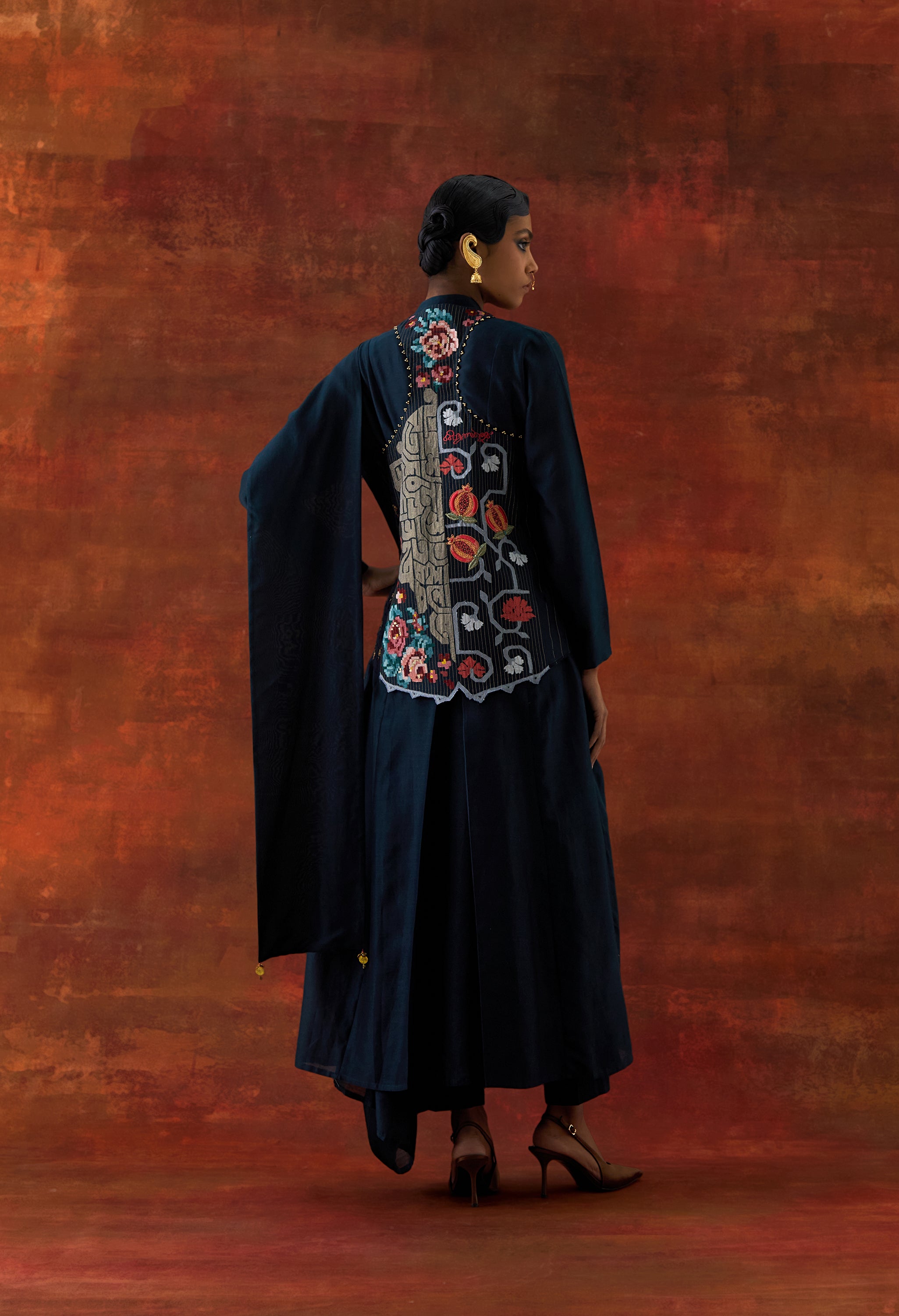 ANGRAKHA STYLE JACKET WITH ZIPPERED KURTA AND PANTS