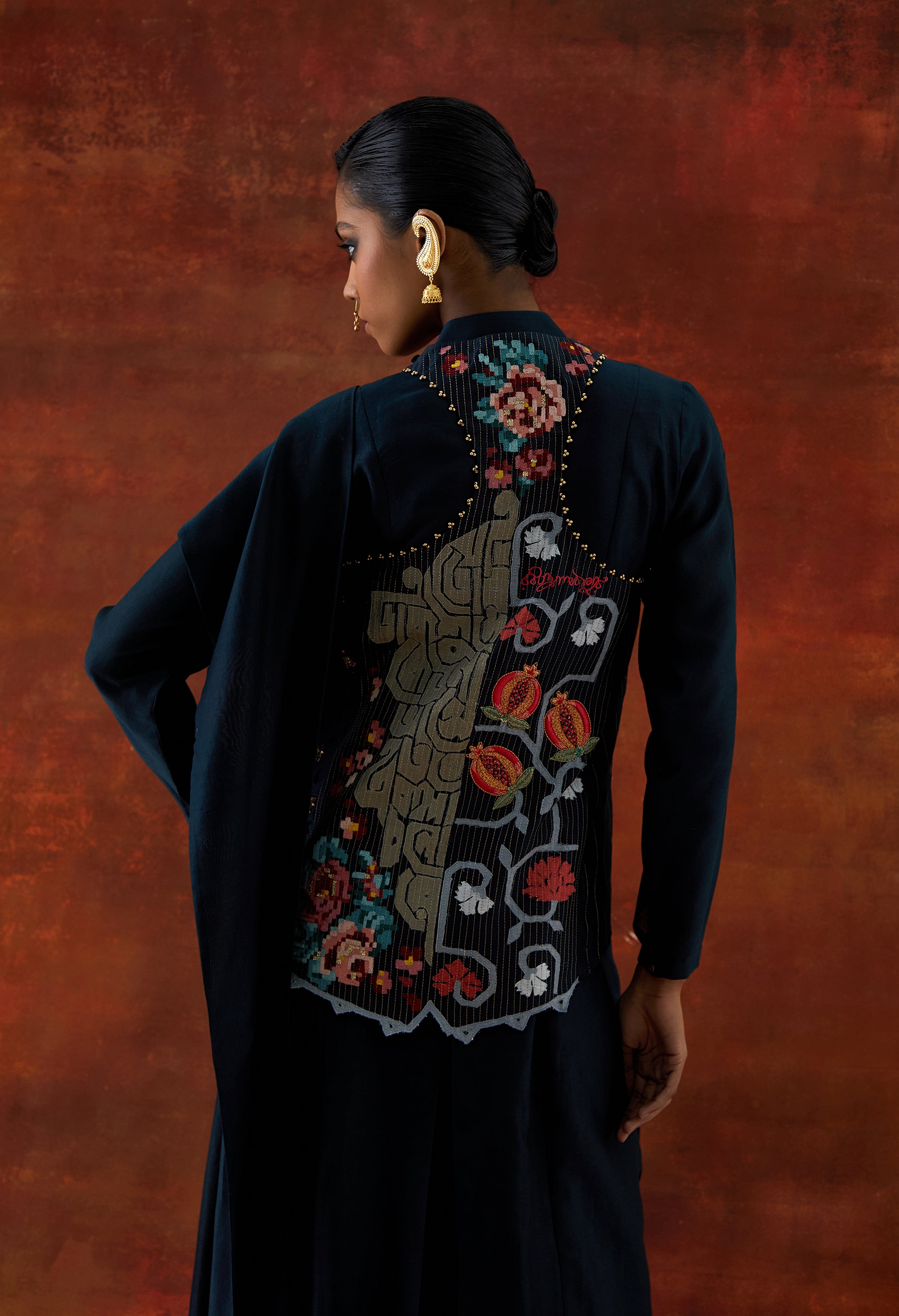 ANGRAKHA STYLE JACKET WITH ZIPPERED KURTA AND PANTS