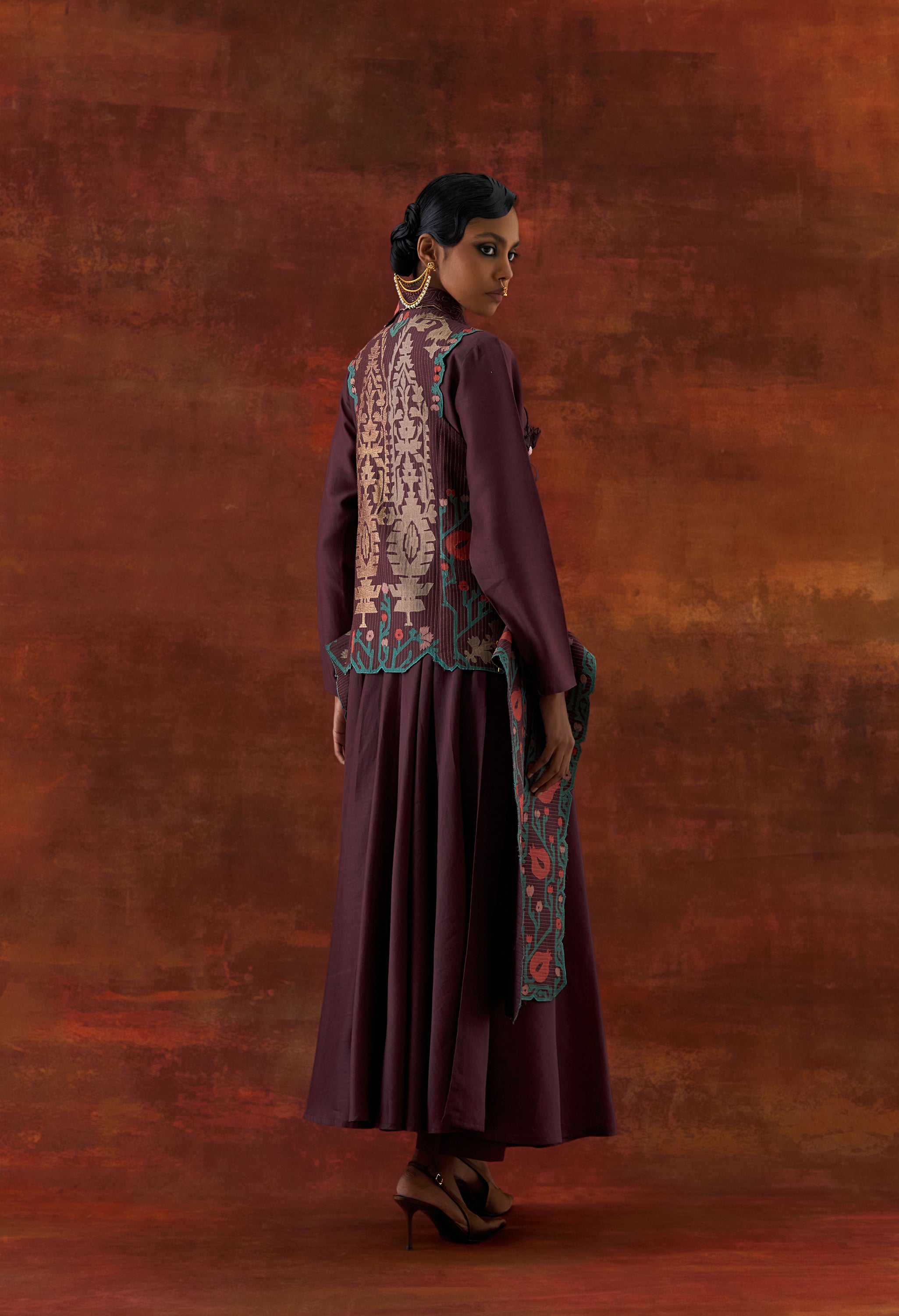 POMEGRANATE DOUBLE LAPEL JACKET WITH PRINTED ANARKALI