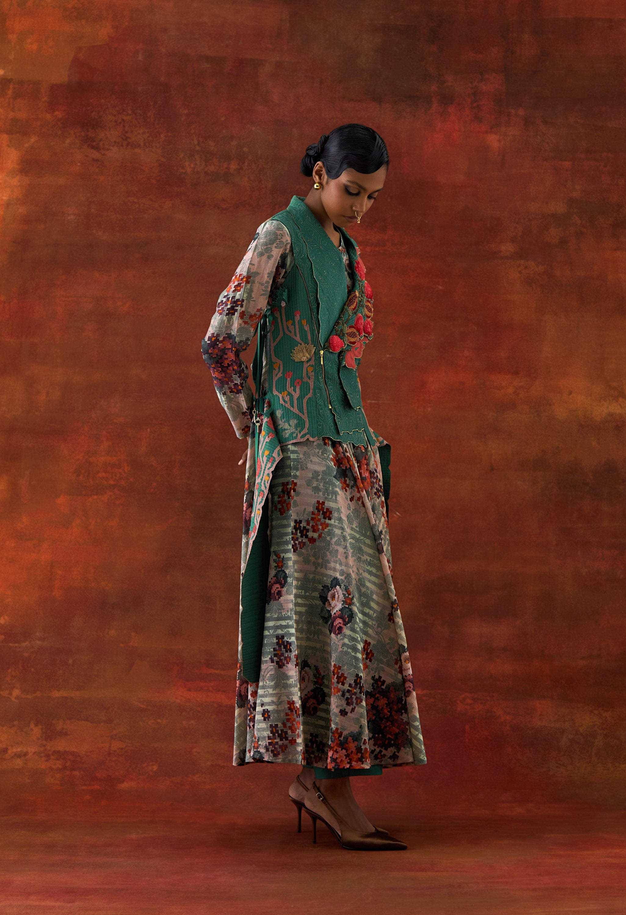 POMEGRANATE DOUBLE LAPEL JACKET WITH PRINTED ANARKALI