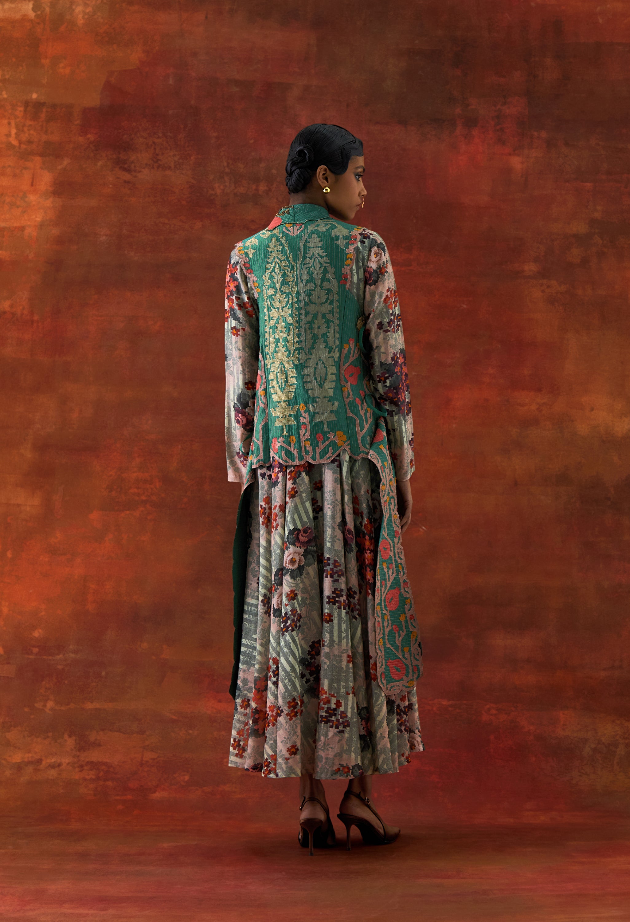 POMEGRANATE DOUBLE LAPEL JACKET WITH PRINTED ANARKALI