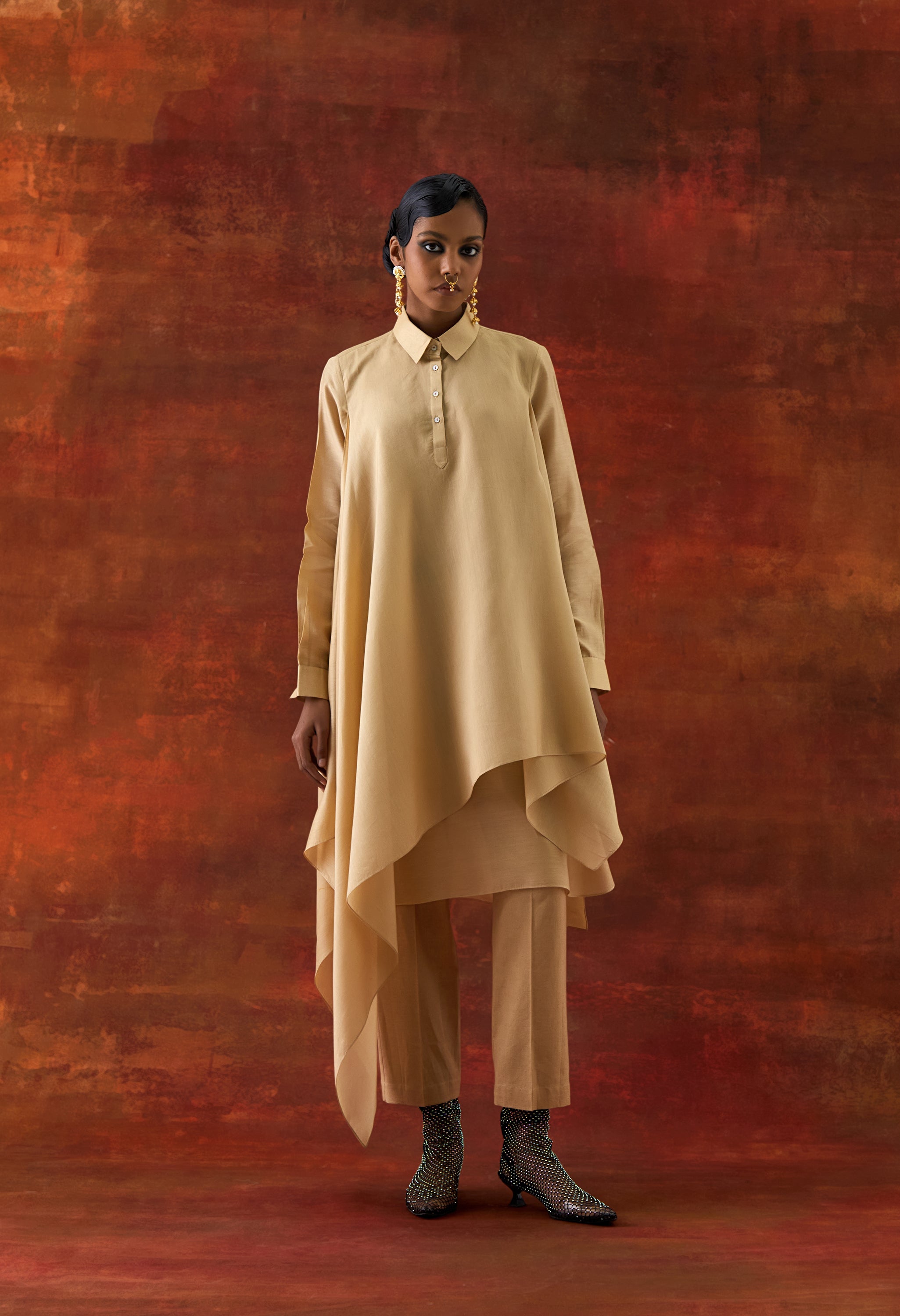 EMB ORGANZA SHORT TRENCH WITH DRAPED SHIRT AND PANTS
