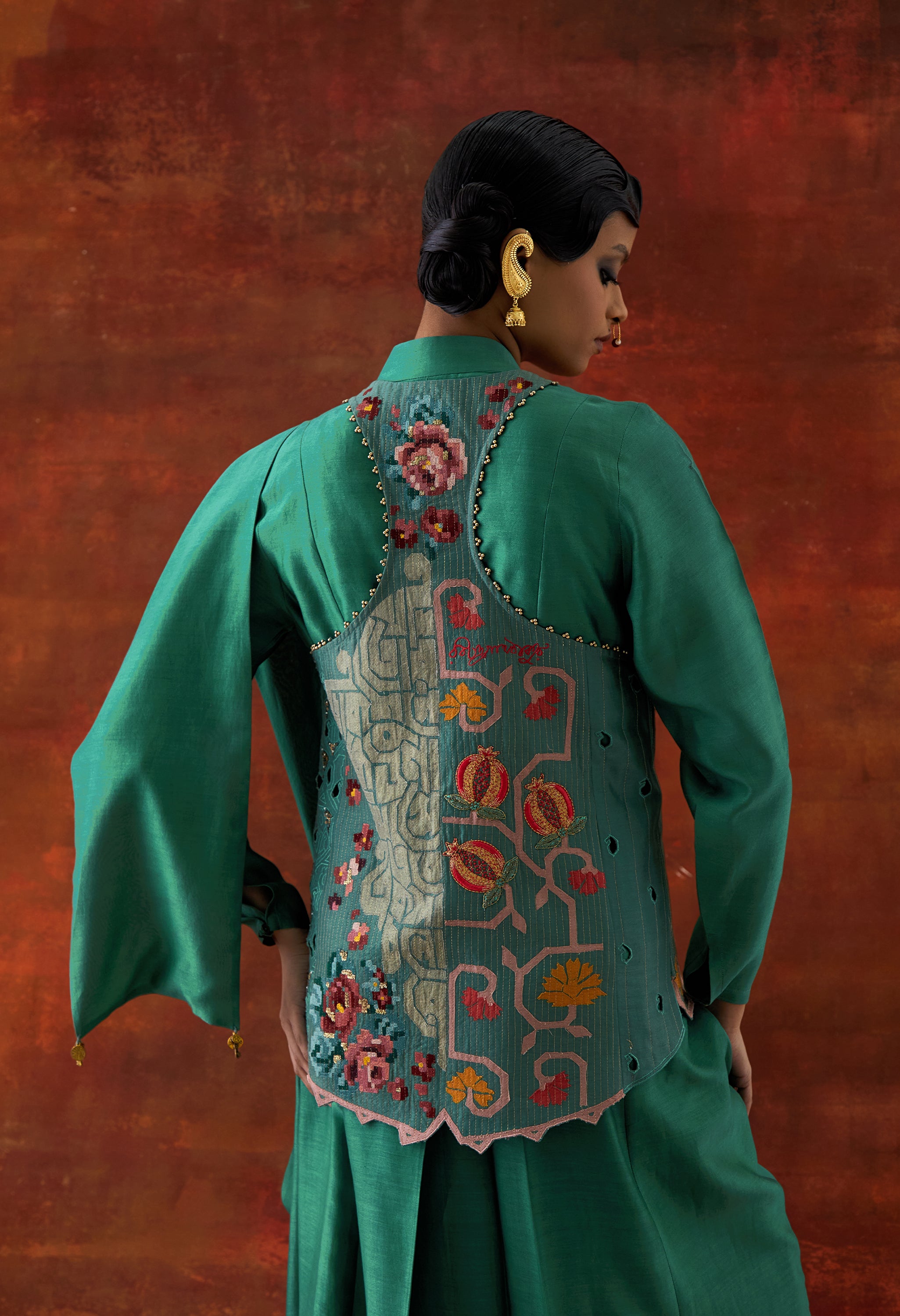 ANGRAKHA STYLE JACKET WITH ZIPPERED KURTA AND PANTS