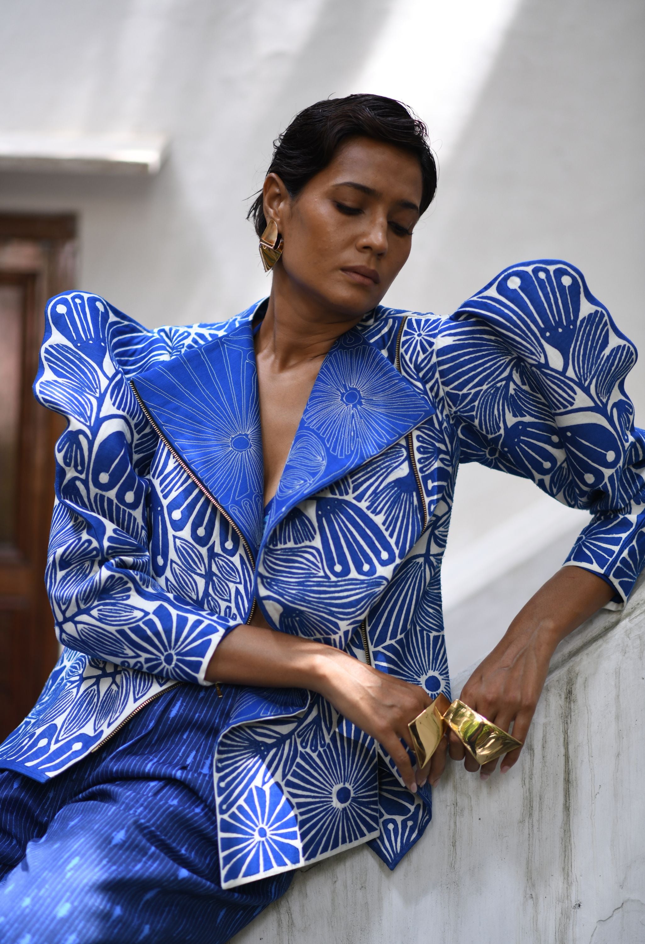 3D SLEEVES FLORAL CUTWORK JACKET