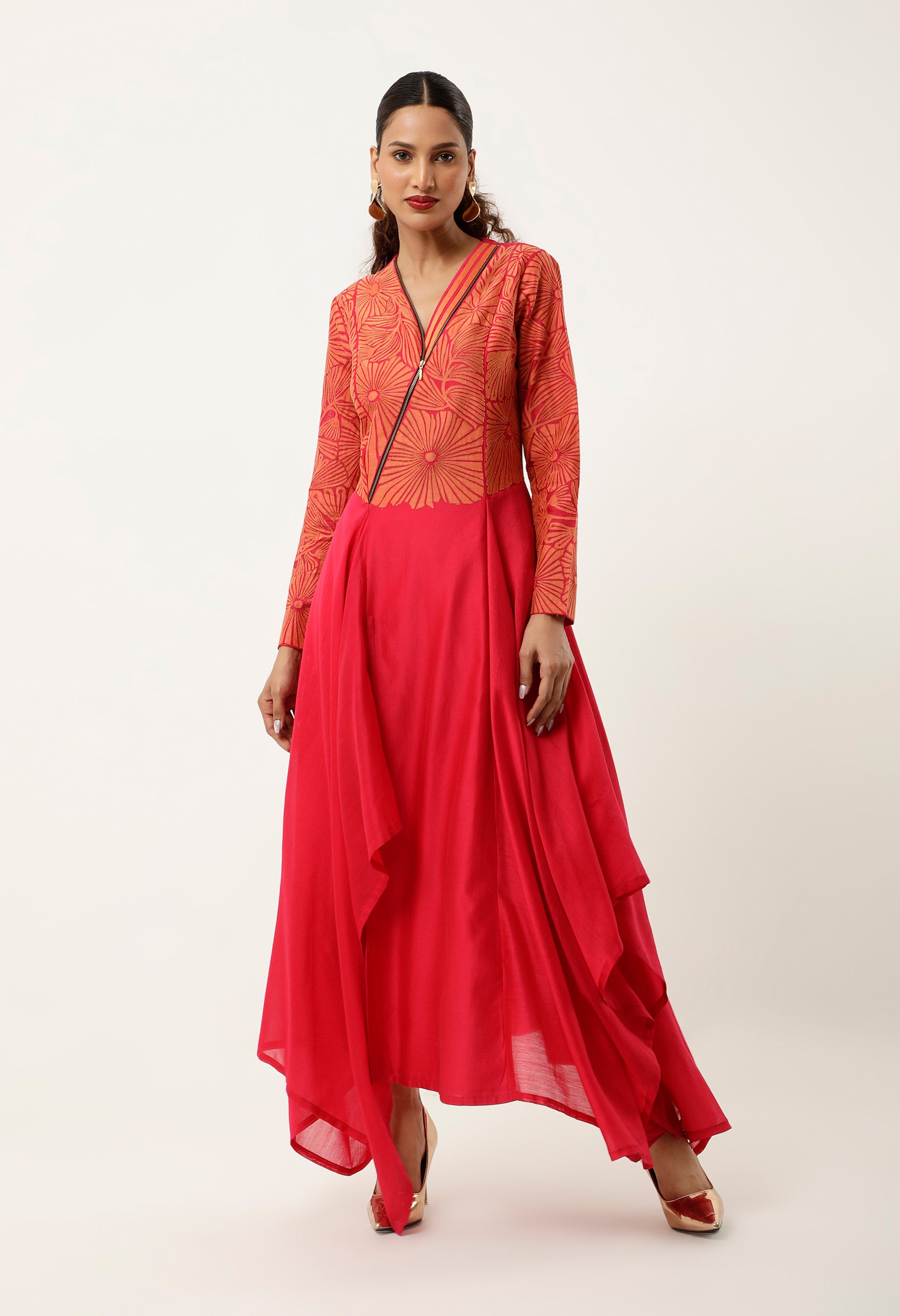 ZIPPERED V NECK CUTWORK ASSYMTRICAL KURTA WITH LINEN PANTS