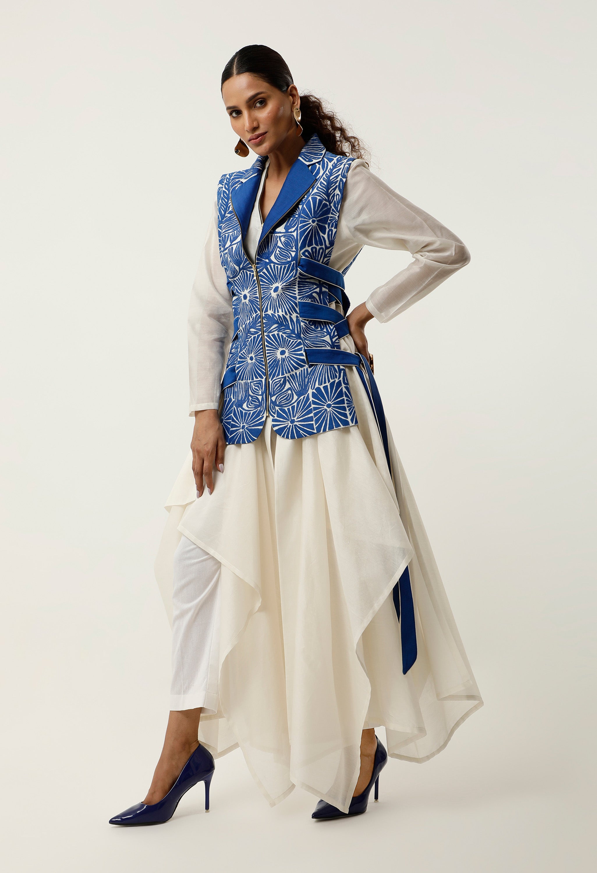 SIDE TIE UP CUTWORK JACKET WITH DRAPED INNER AND PANTS