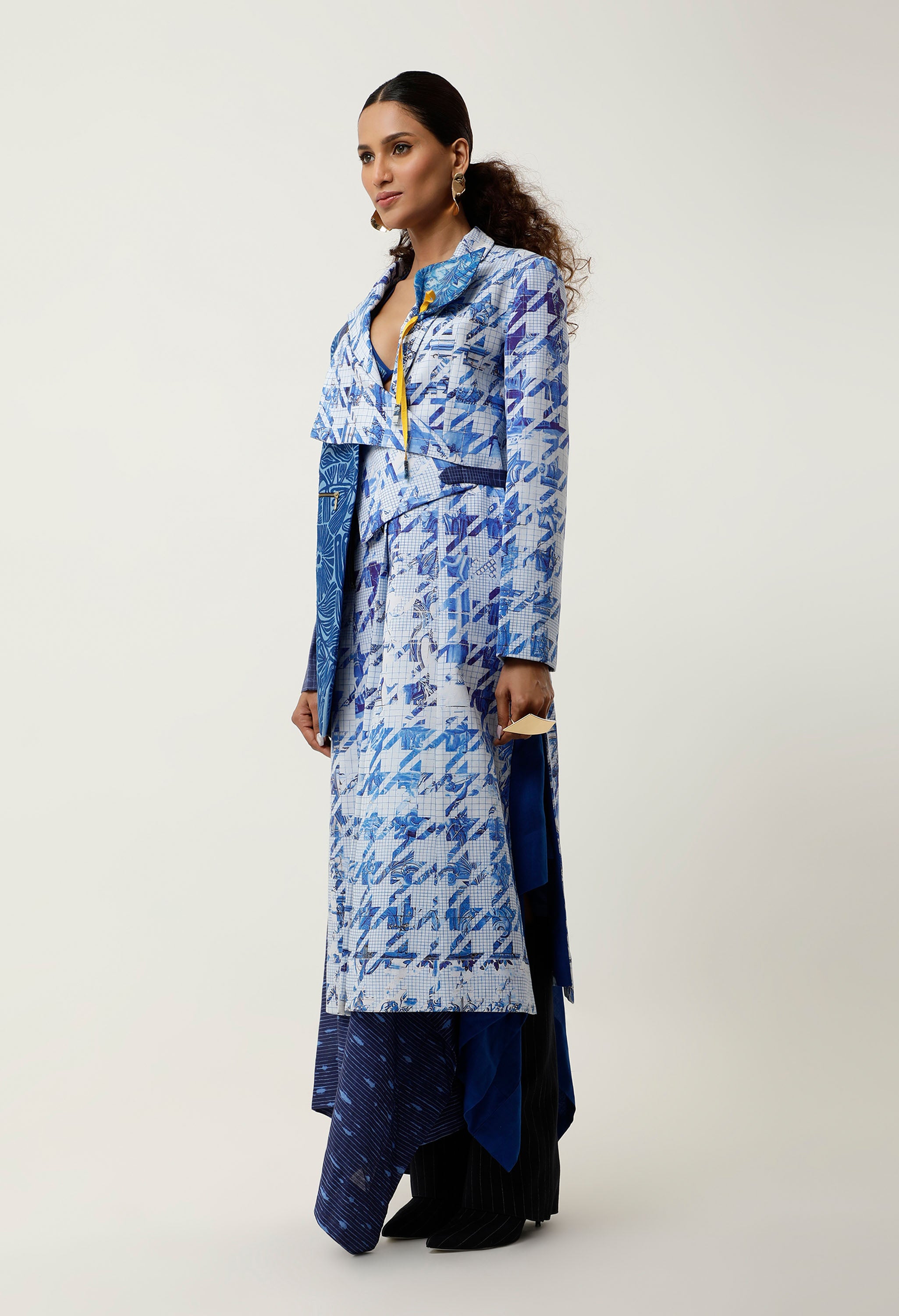 PRINTED LONG JACKET WITH ATTACHED TOTE