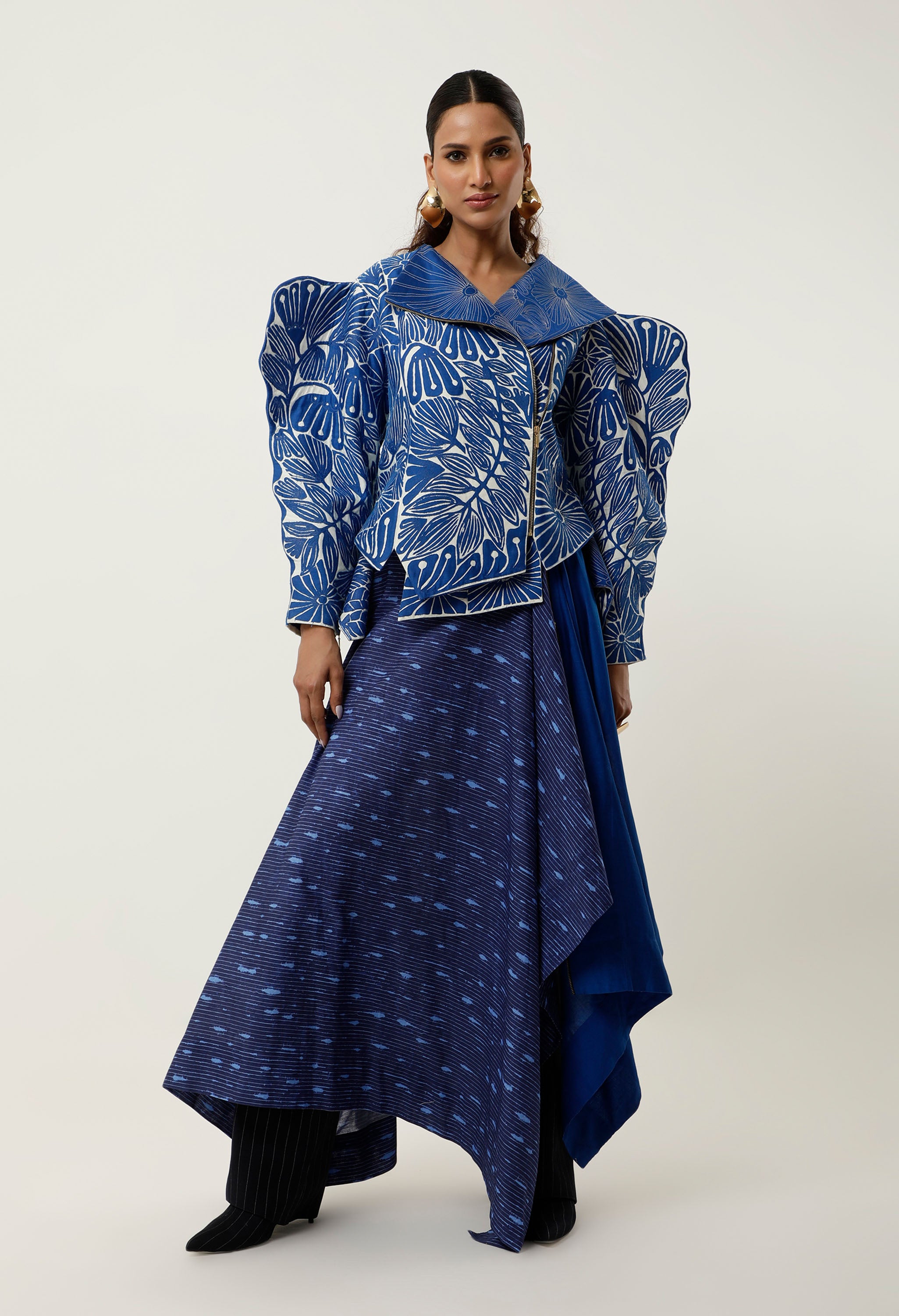 3D SLEEVES FLORAL CUTWORK JACKET