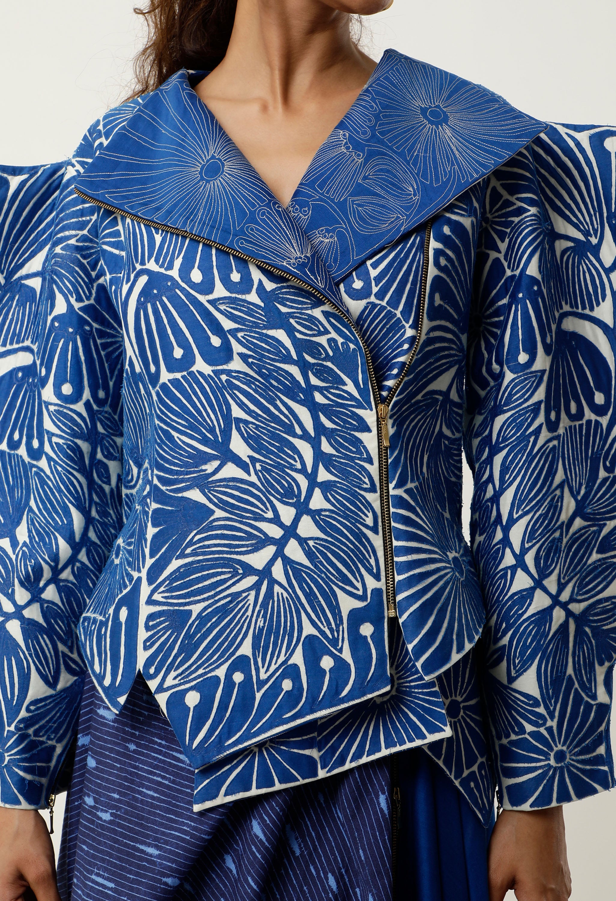 3D SLEEVES FLORAL CUTWORK JACKET