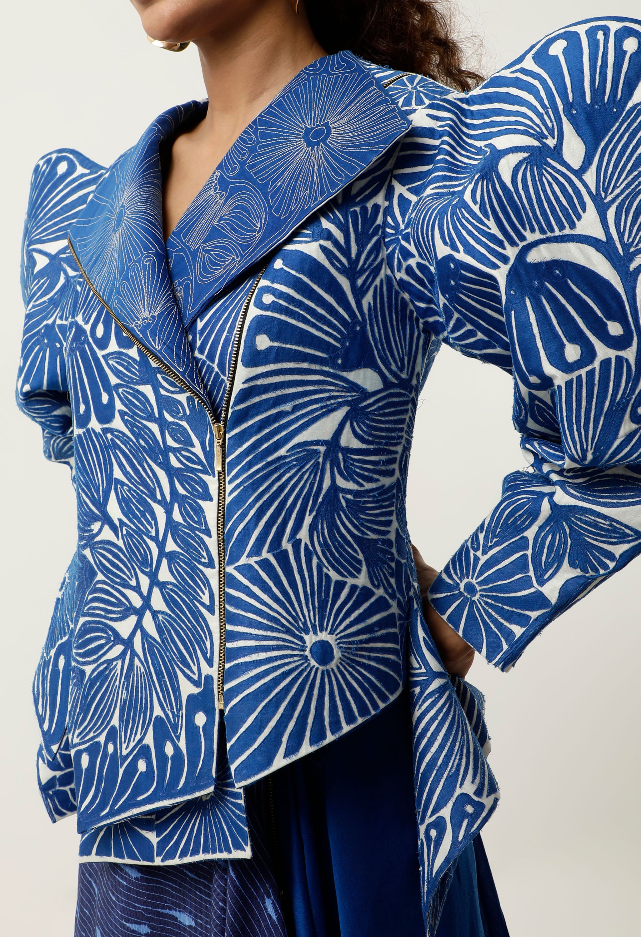 3D SLEEVES FLORAL CUTWORK JACKET