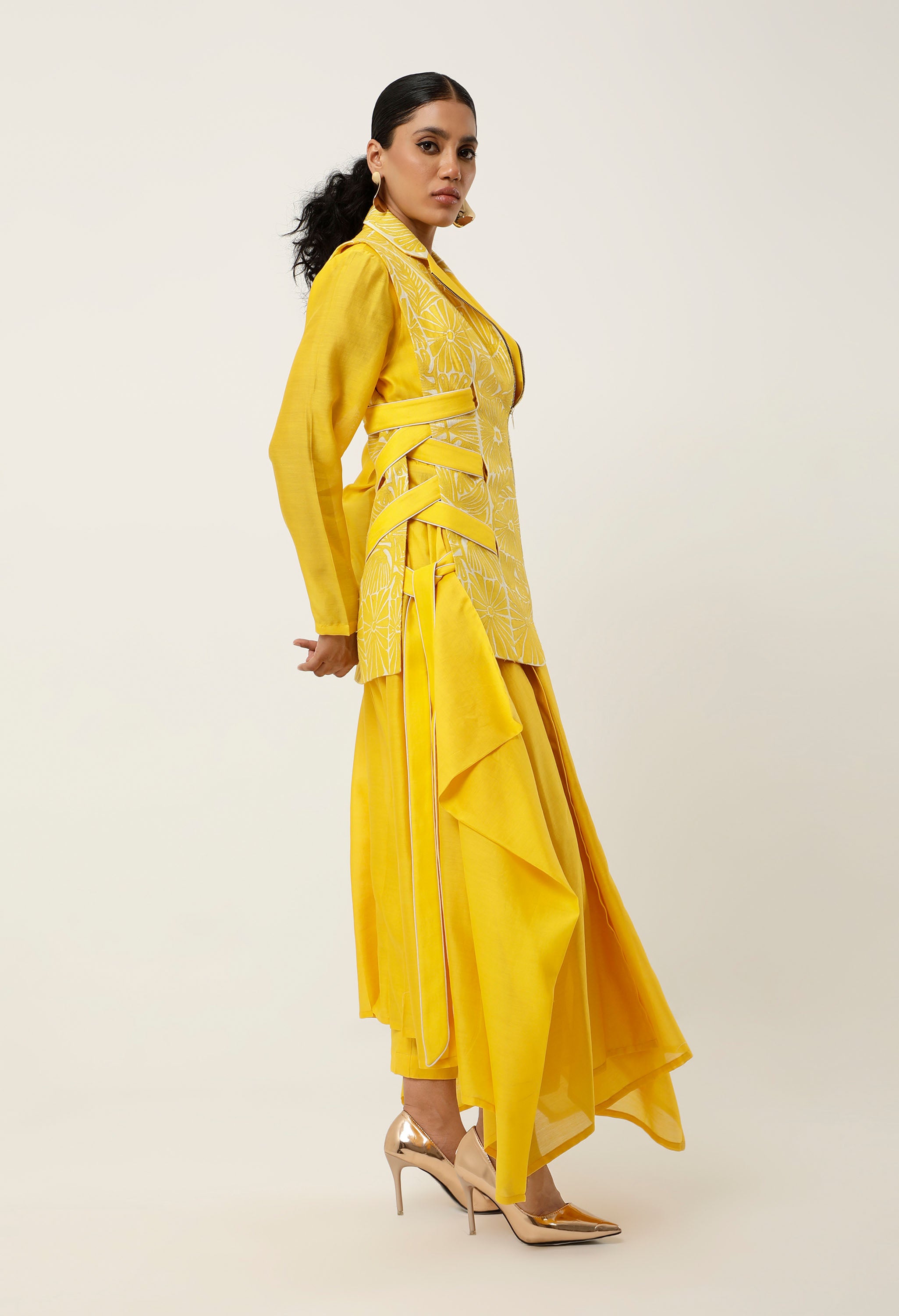 SIDE TIE UP CUTWORK JACKET WITH DRAPED INNER AND PANTS
