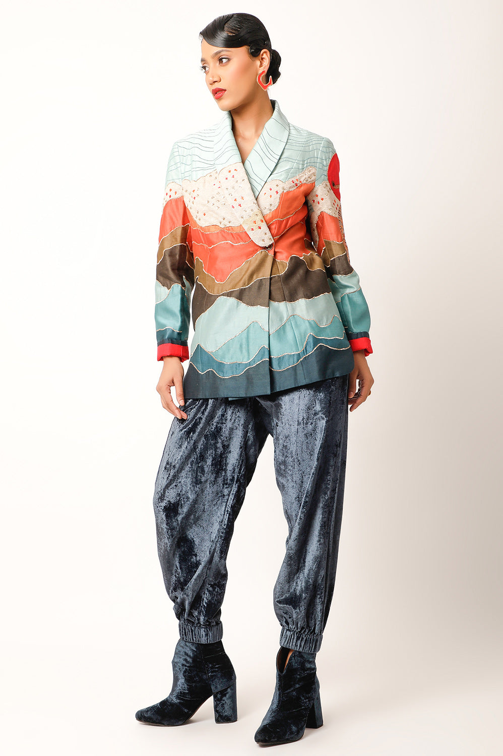 LANDSCAPE TEXTURED JACKET WITH VELVET JOGGERS