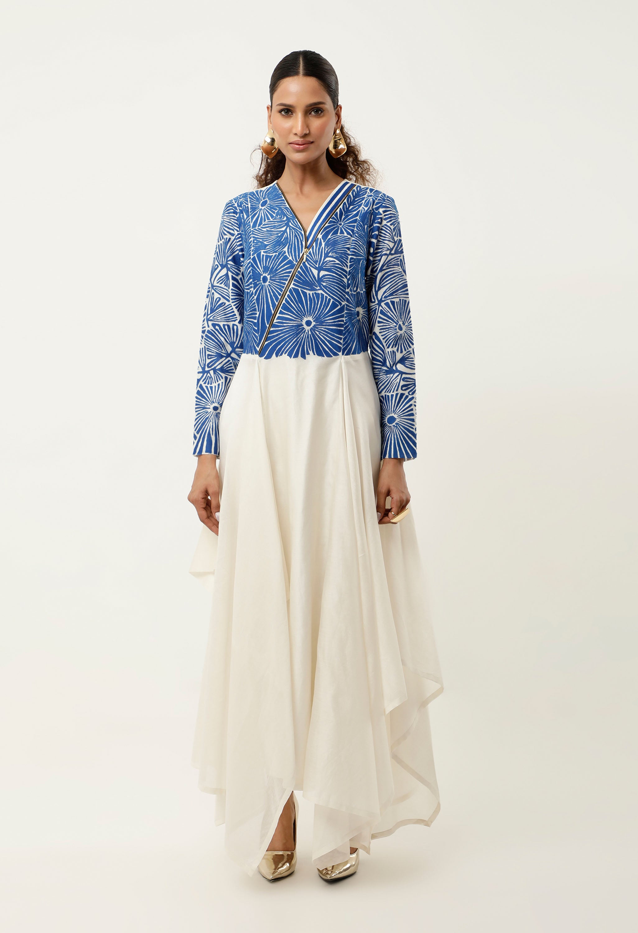 ZIPPERED V NECK CUTWORK ASSYMTRICAL KURTA WITH LINEN PANTS