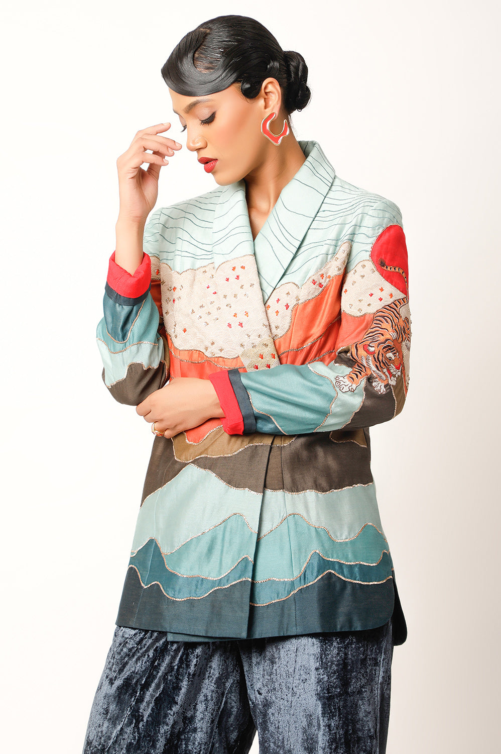 LANDSCAPE TEXTURED JACKET WITH VELVET JOGGERS