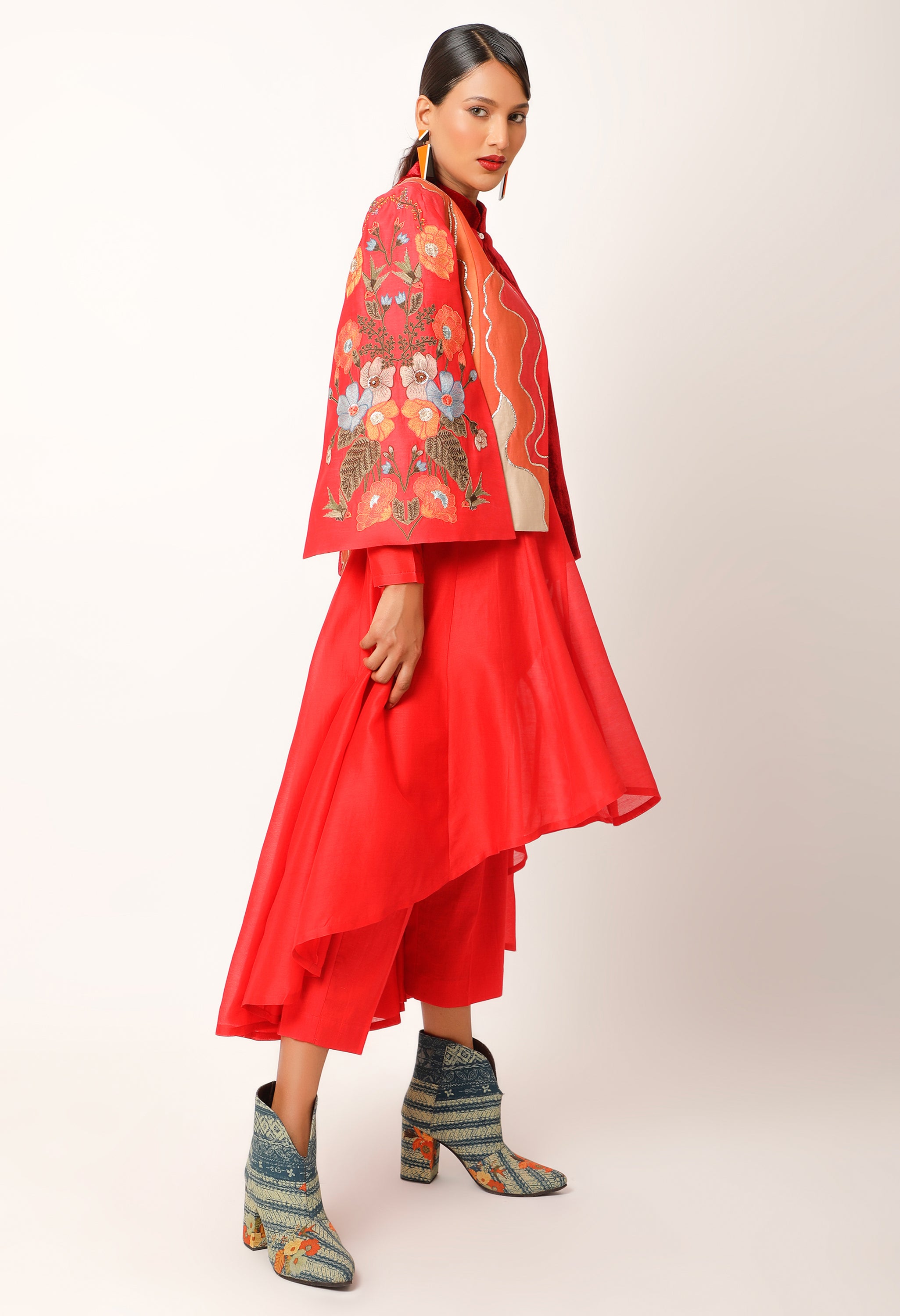 FOLIAGE EMB CAPE WITH ASSYMTRICAL KALIDAR