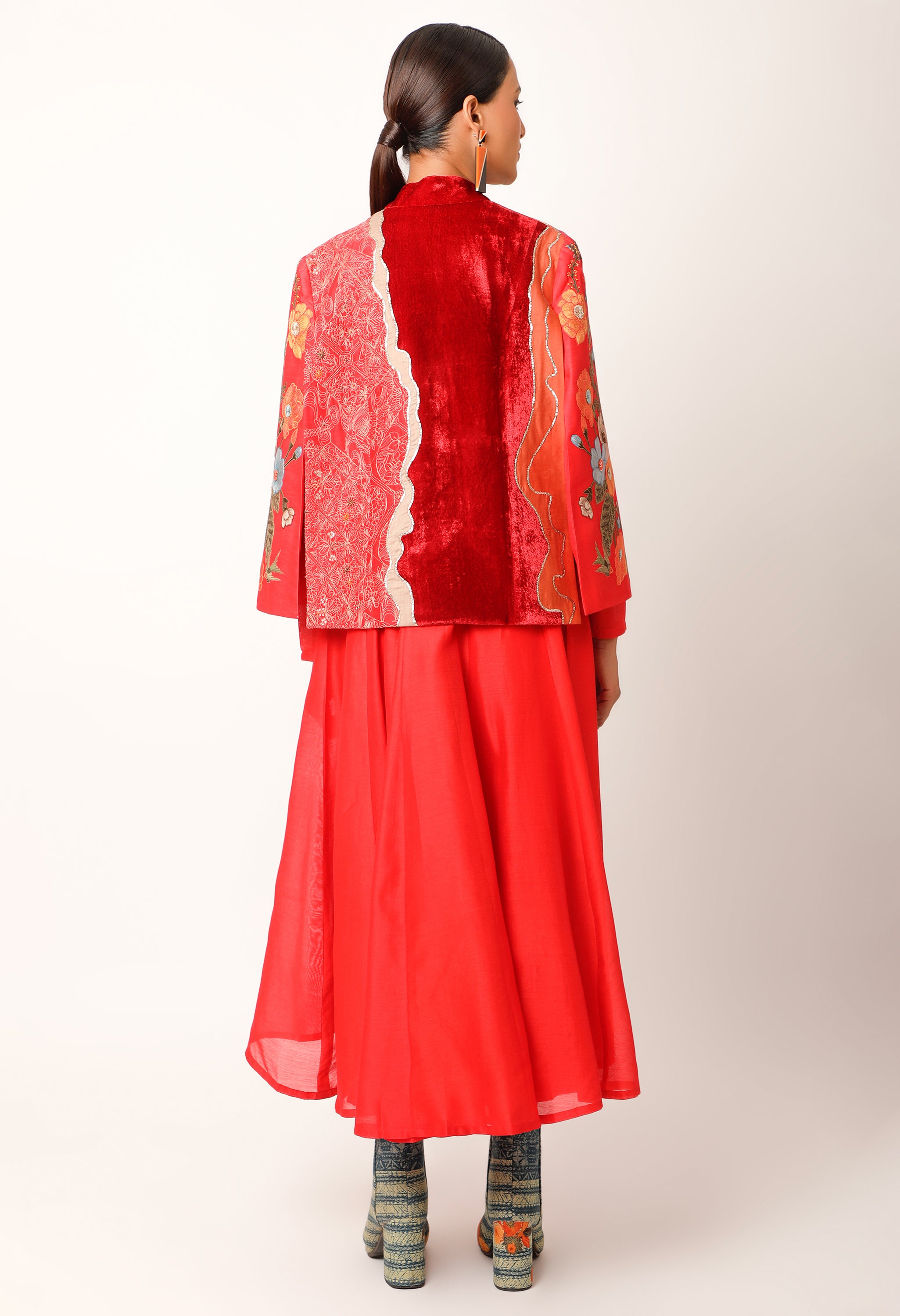 FOLIAGE EMB CAPE WITH ASSYMTRICAL KALIDAR