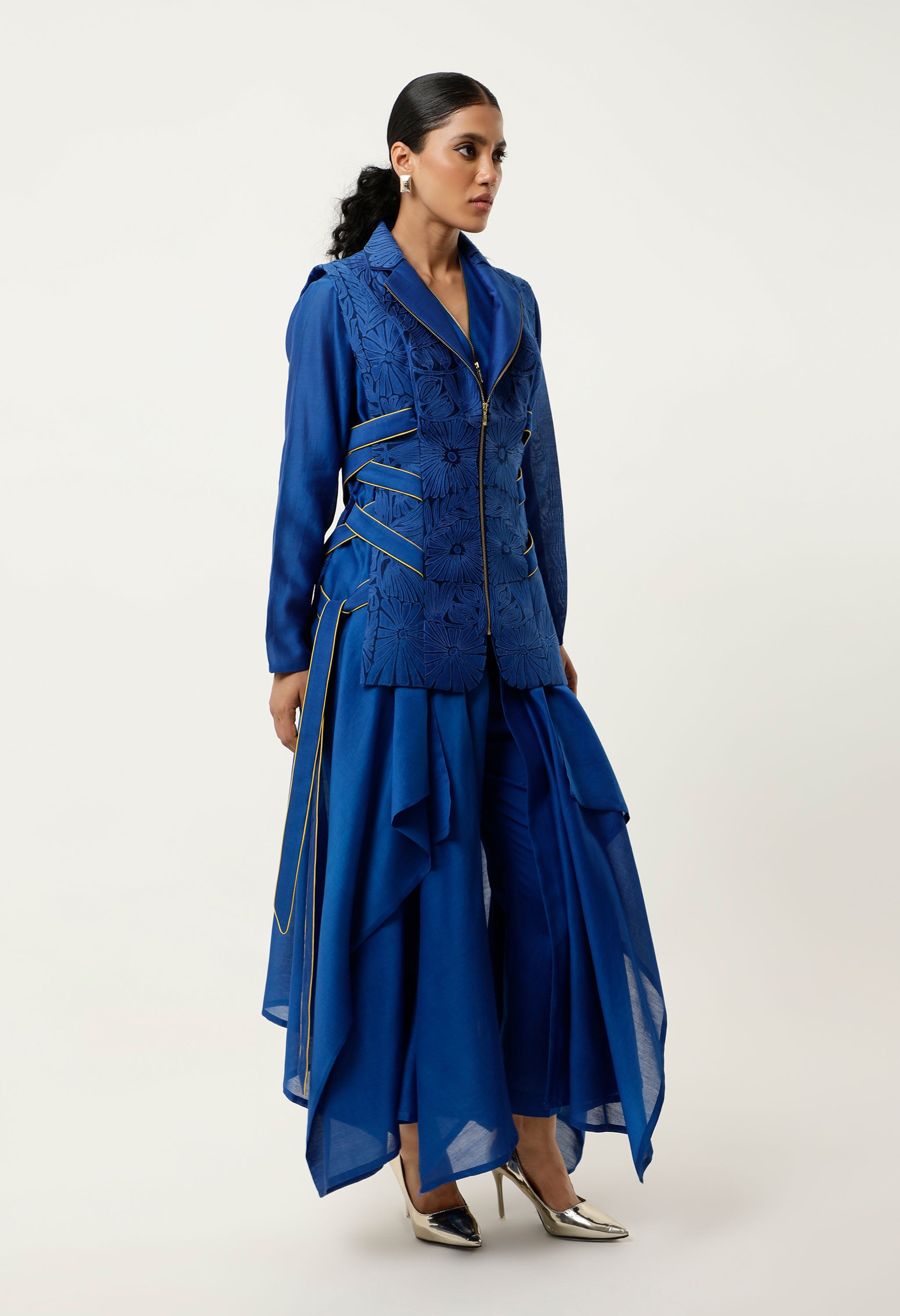 SIDE TIE UP CUTWORK JACKET WITH DRAPED INNER AND PANTS