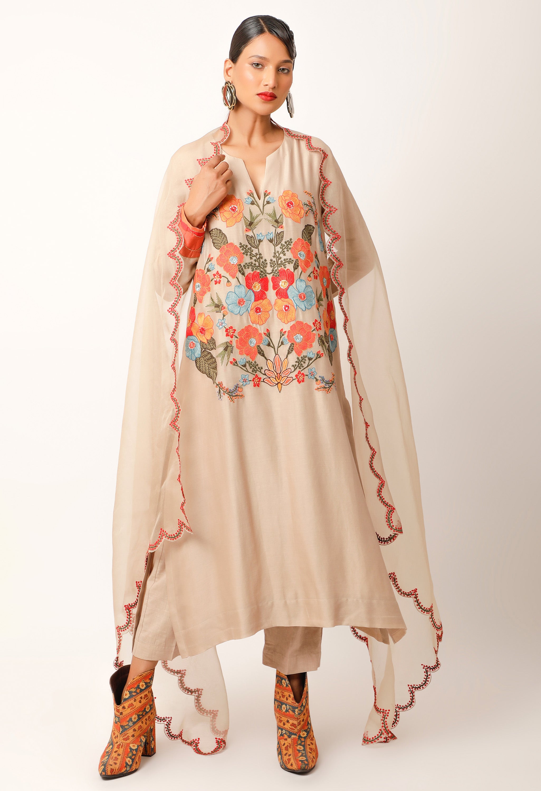 ORGANZA DUPATTA WITH SCALLOPED FLORAL BORDER