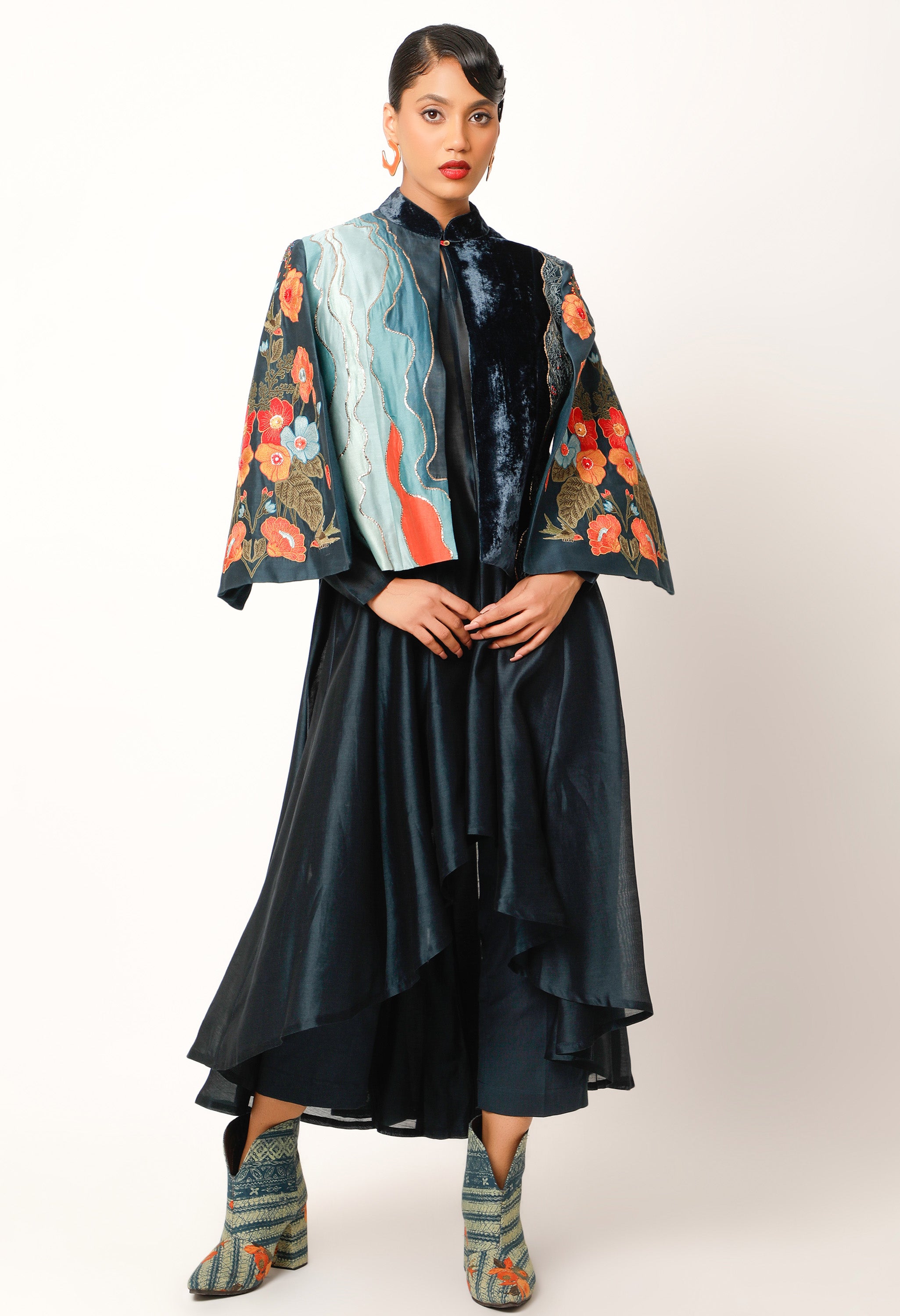 FOLIAGE EMB CAPE WITH ASSYMTRICAL KALIDAR