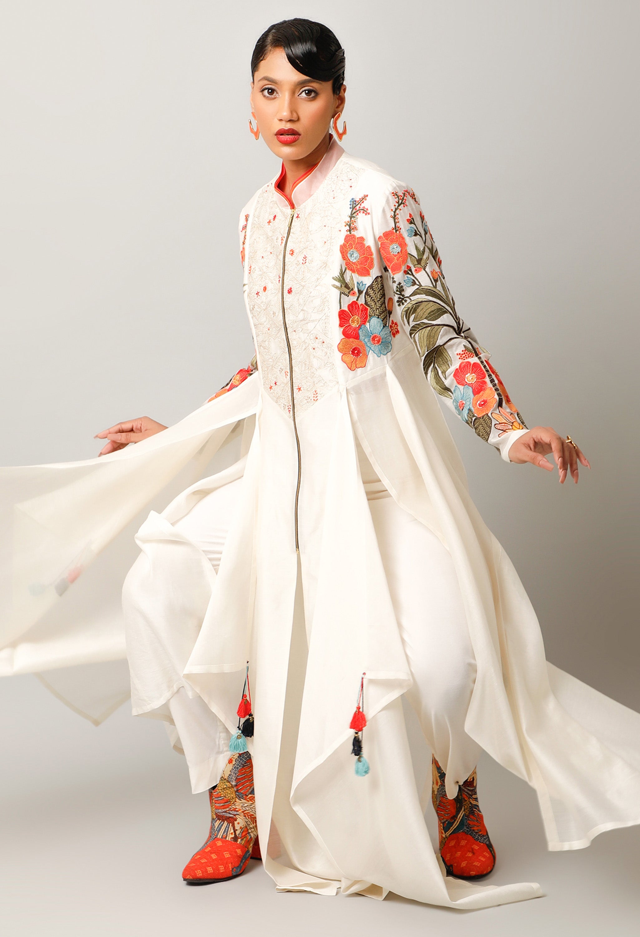 FOLIAGE EMBROIDERED ZIPPERED ANGRAKHA WITH PANTS