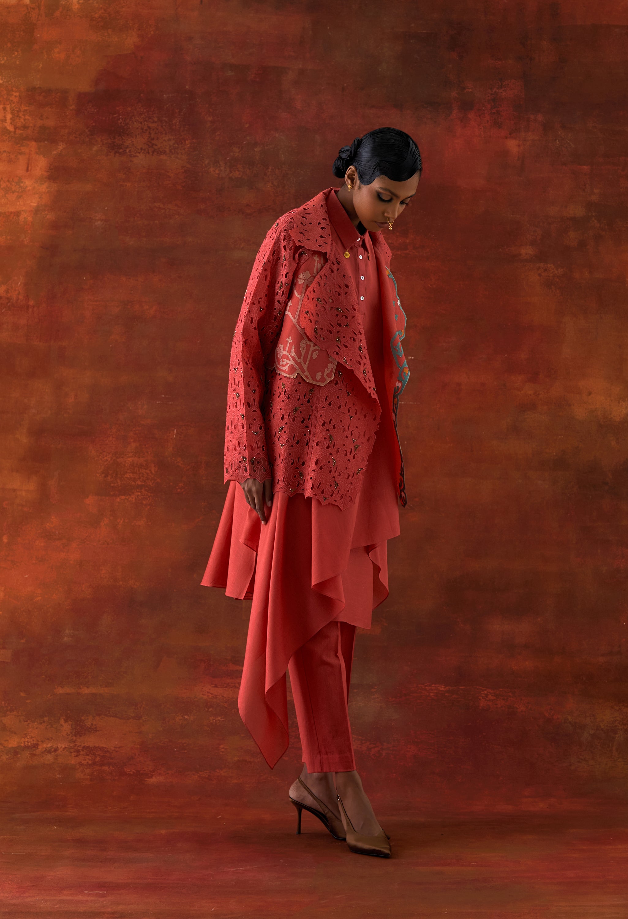 EMB ORGANZA SHORT TRENCH WITH DRAPED SHIRT AND PANTS