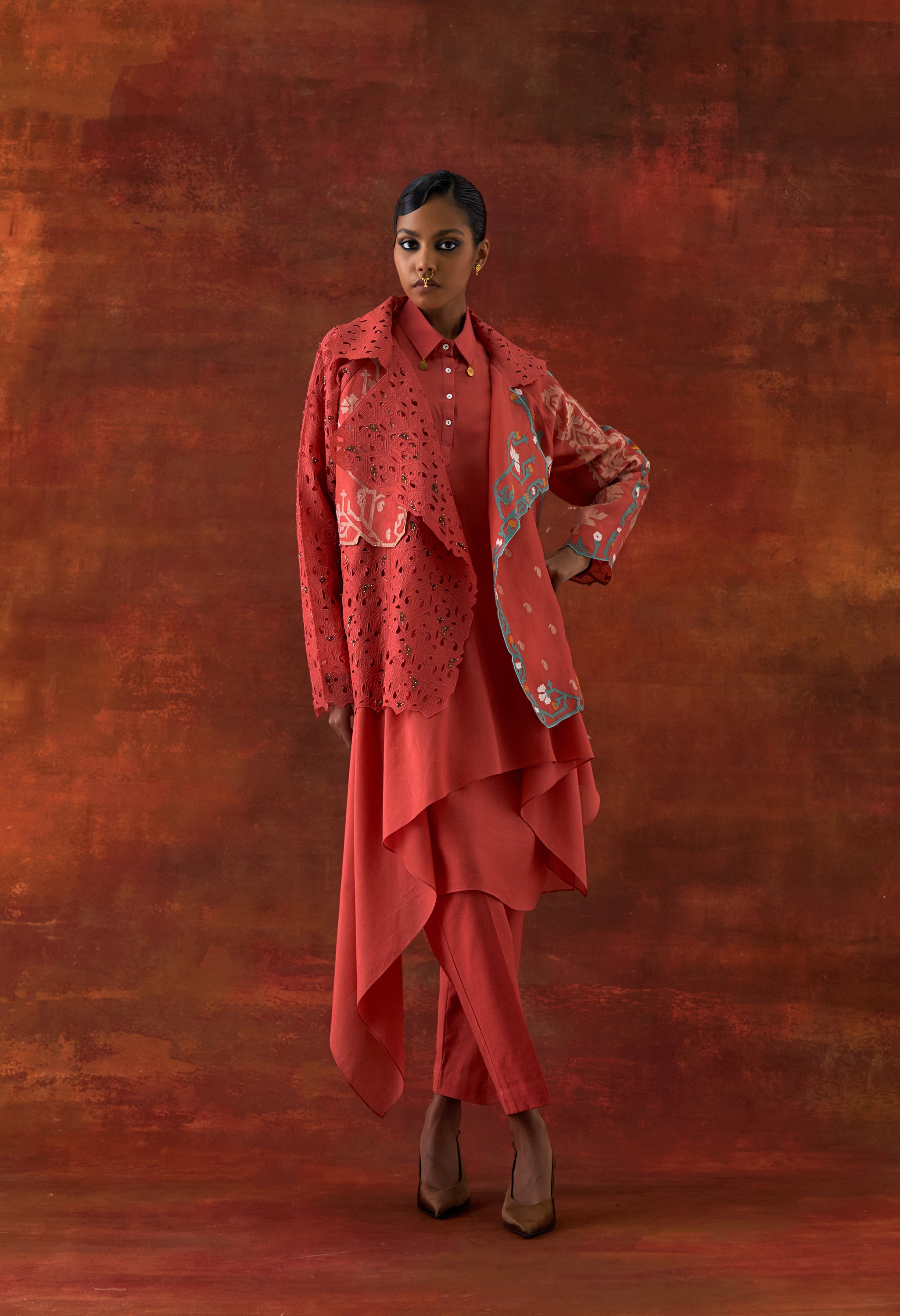 EMB ORGANZA SHORT TRENCH WITH DRAPED SHIRT AND PANTS