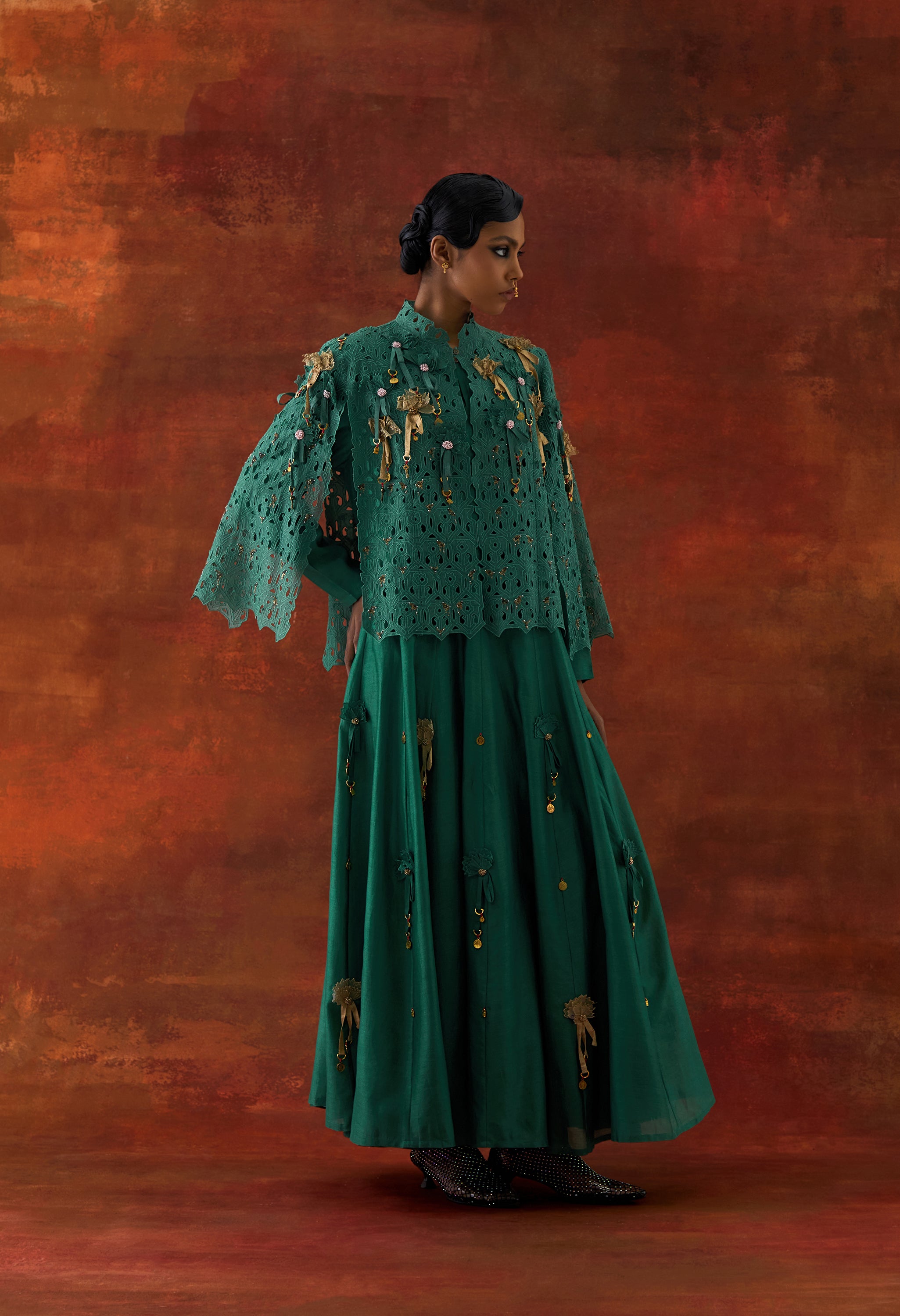 EMBROIDERED CUTWORK CAPE WITH 3D FLOWER KALIDAR