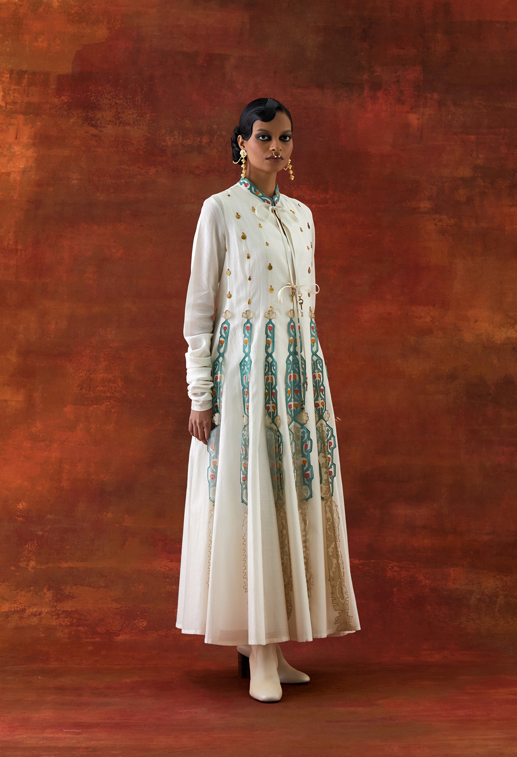 EMBROIDERED KALIDAR WITH SLEEVLESS INNER