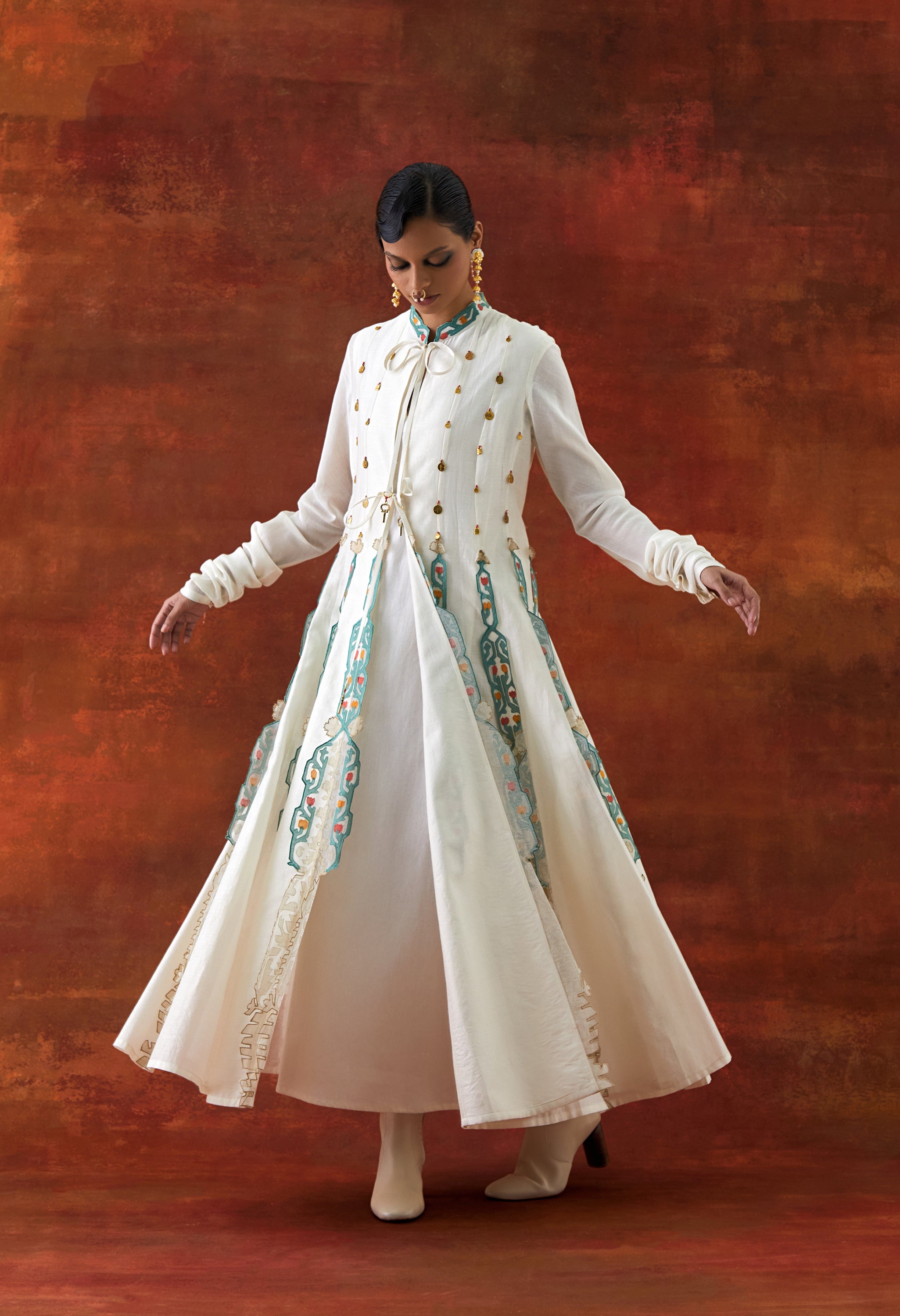 EMBROIDERED KALIDAR WITH SLEEVLESS INNER