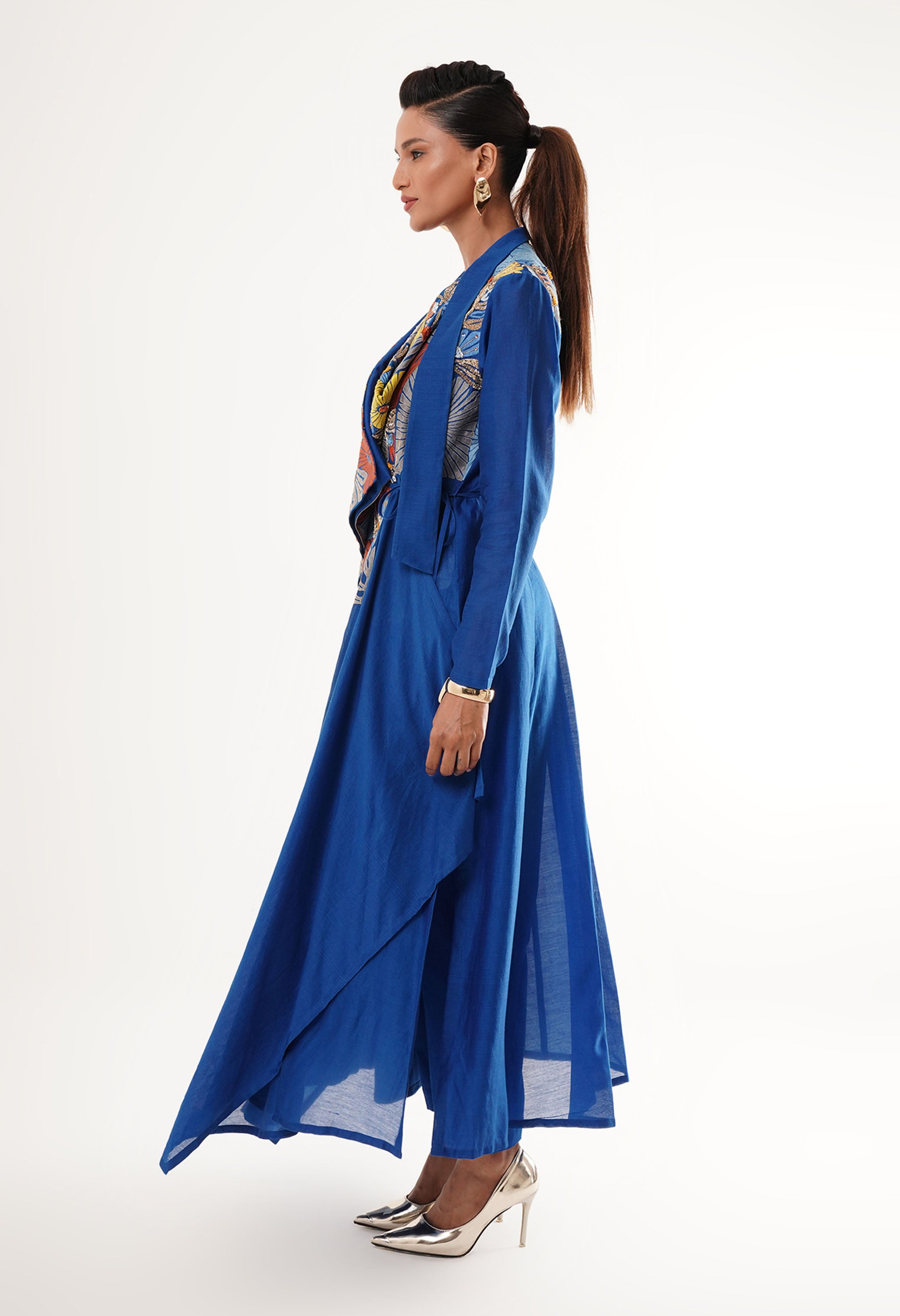 ENGINEERED COWL NECK ANGRAKHA