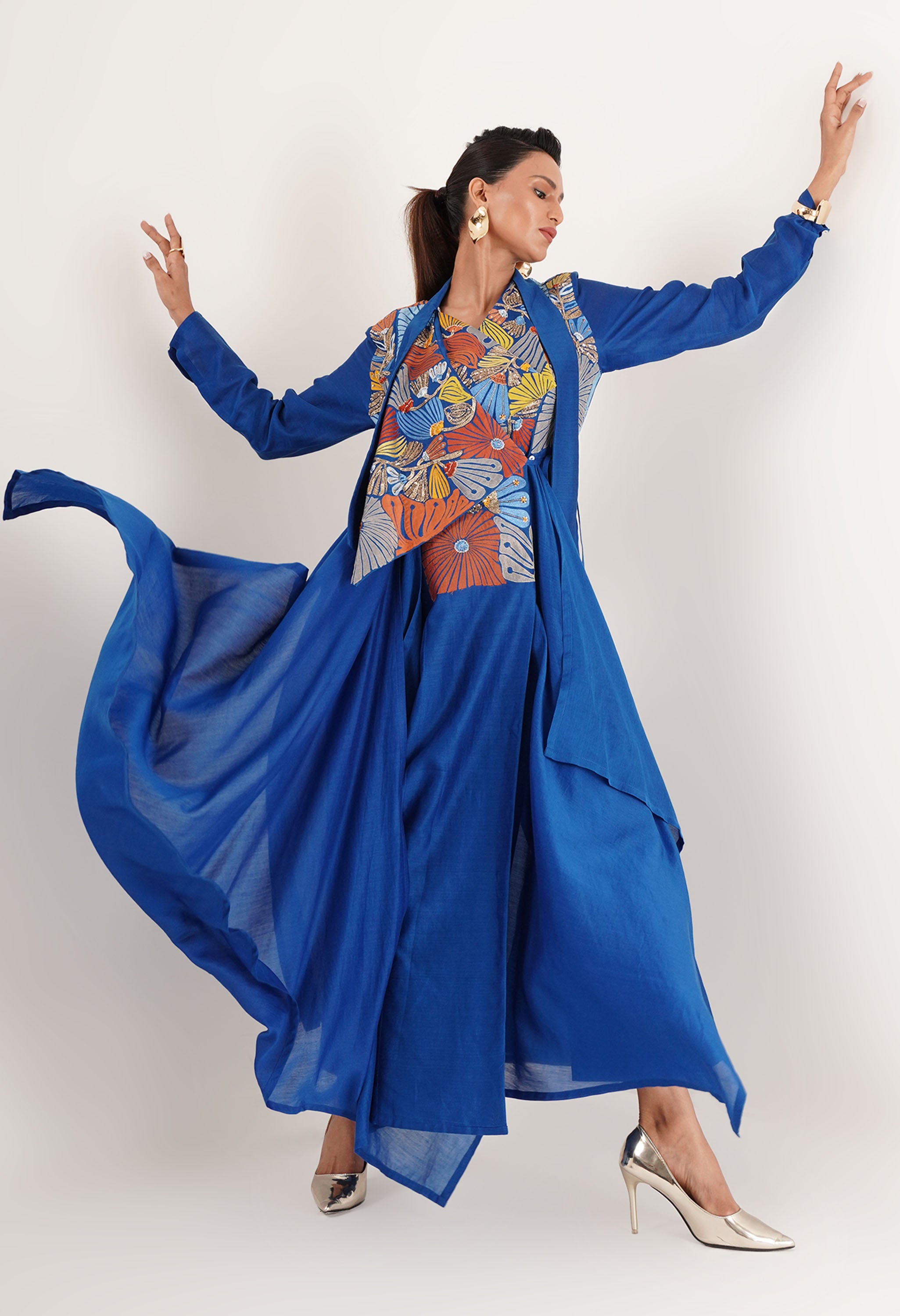 ENGINEERED COWL NECK ANGRAKHA