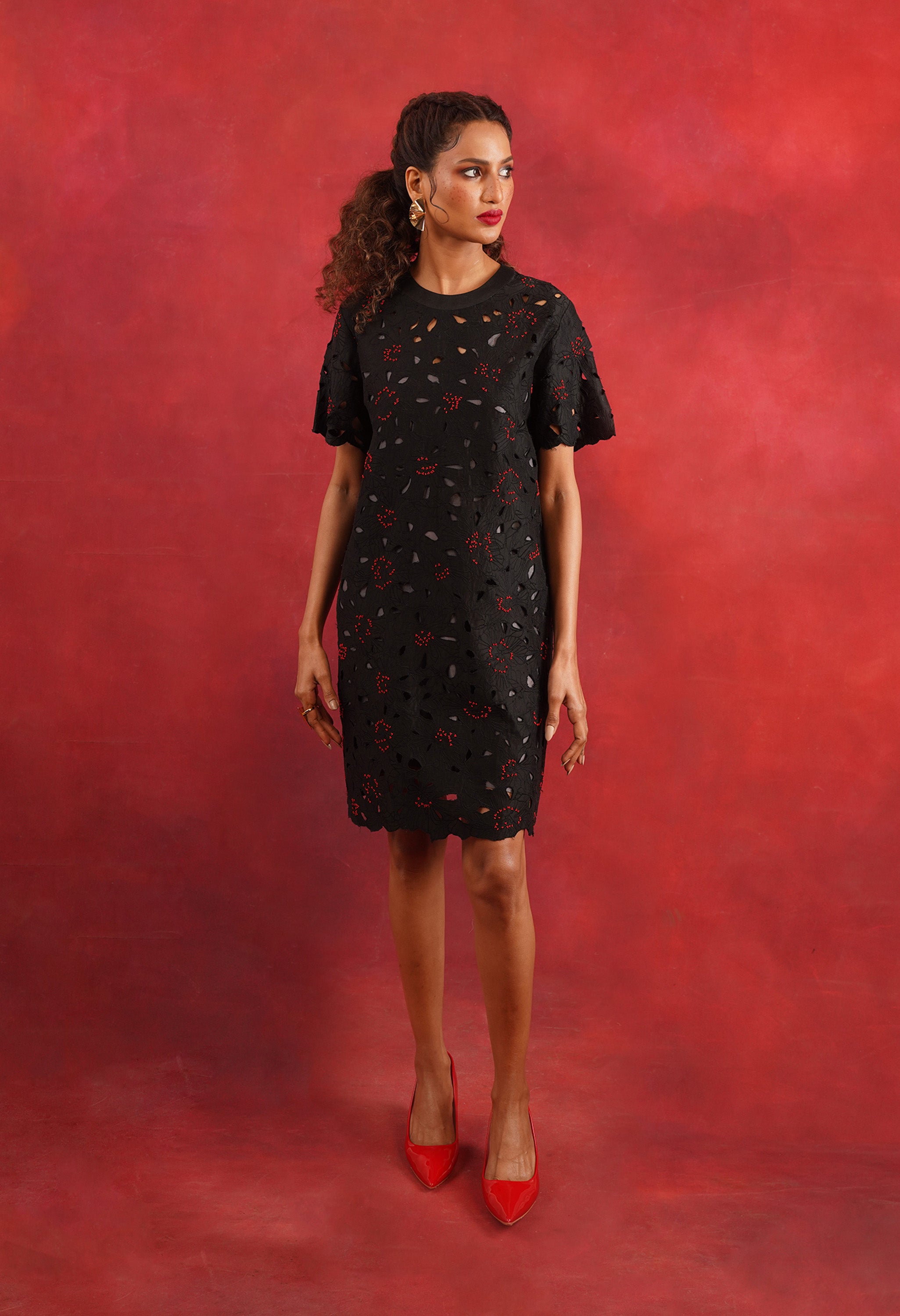 FLORAL CUTWORK SHIFT DRESS