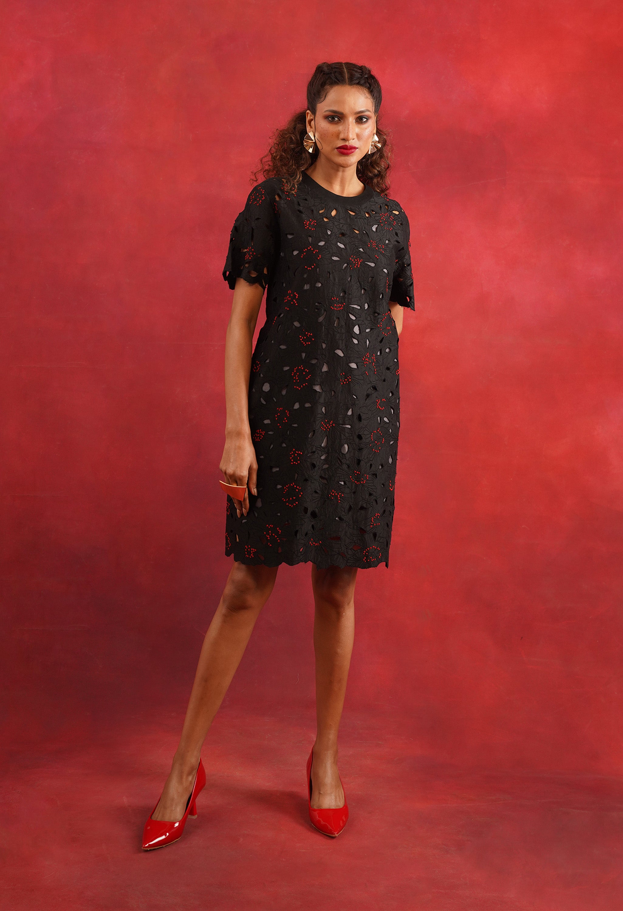 FLORAL CUTWORK SHIFT DRESS