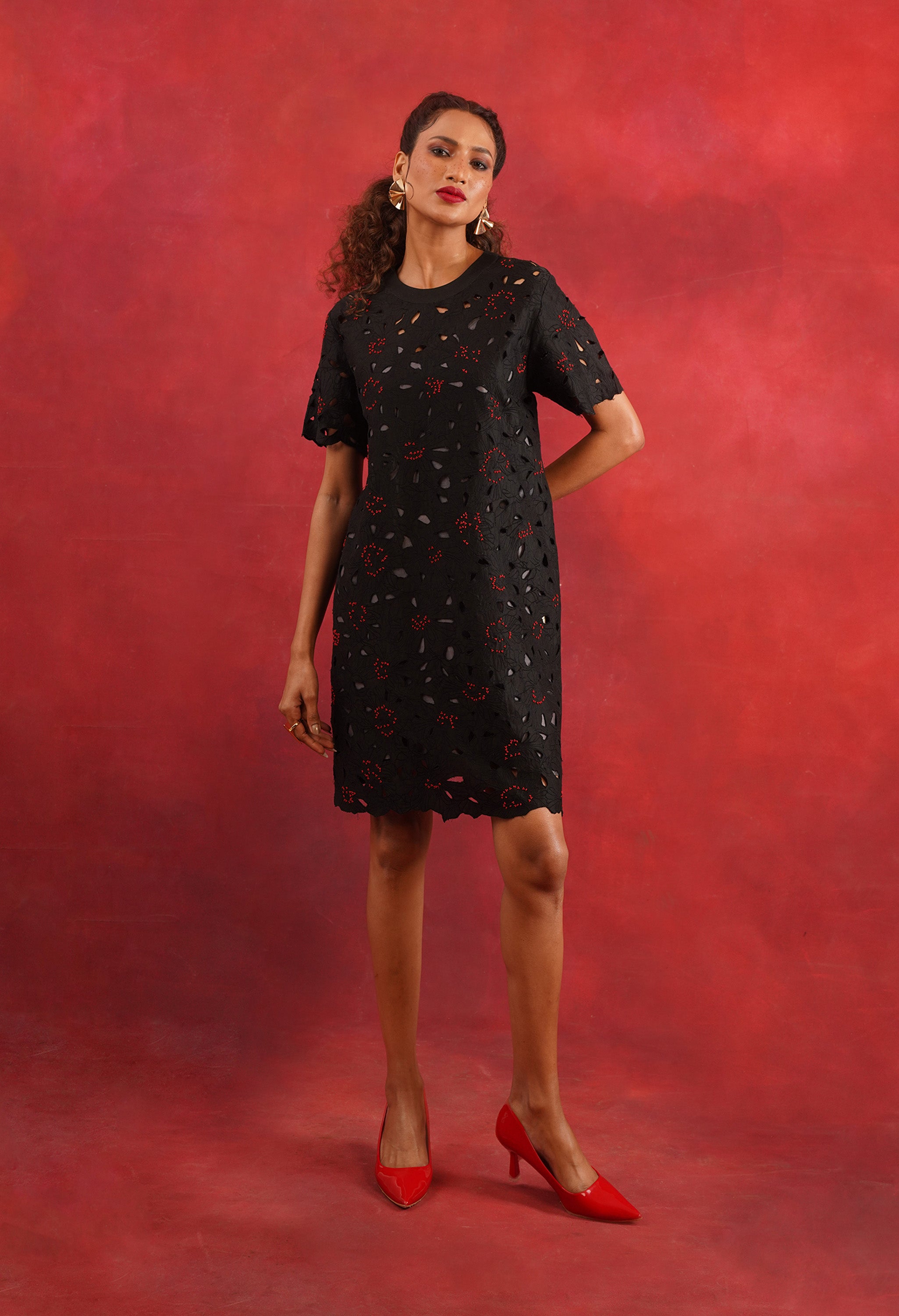 FLORAL CUTWORK SHIFT DRESS