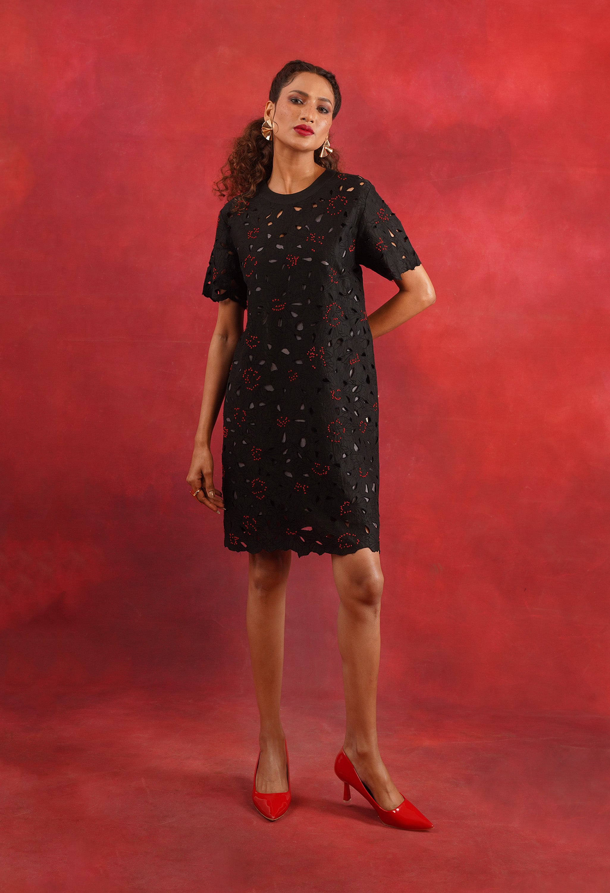 FLORAL CUTWORK SHIFT DRESS