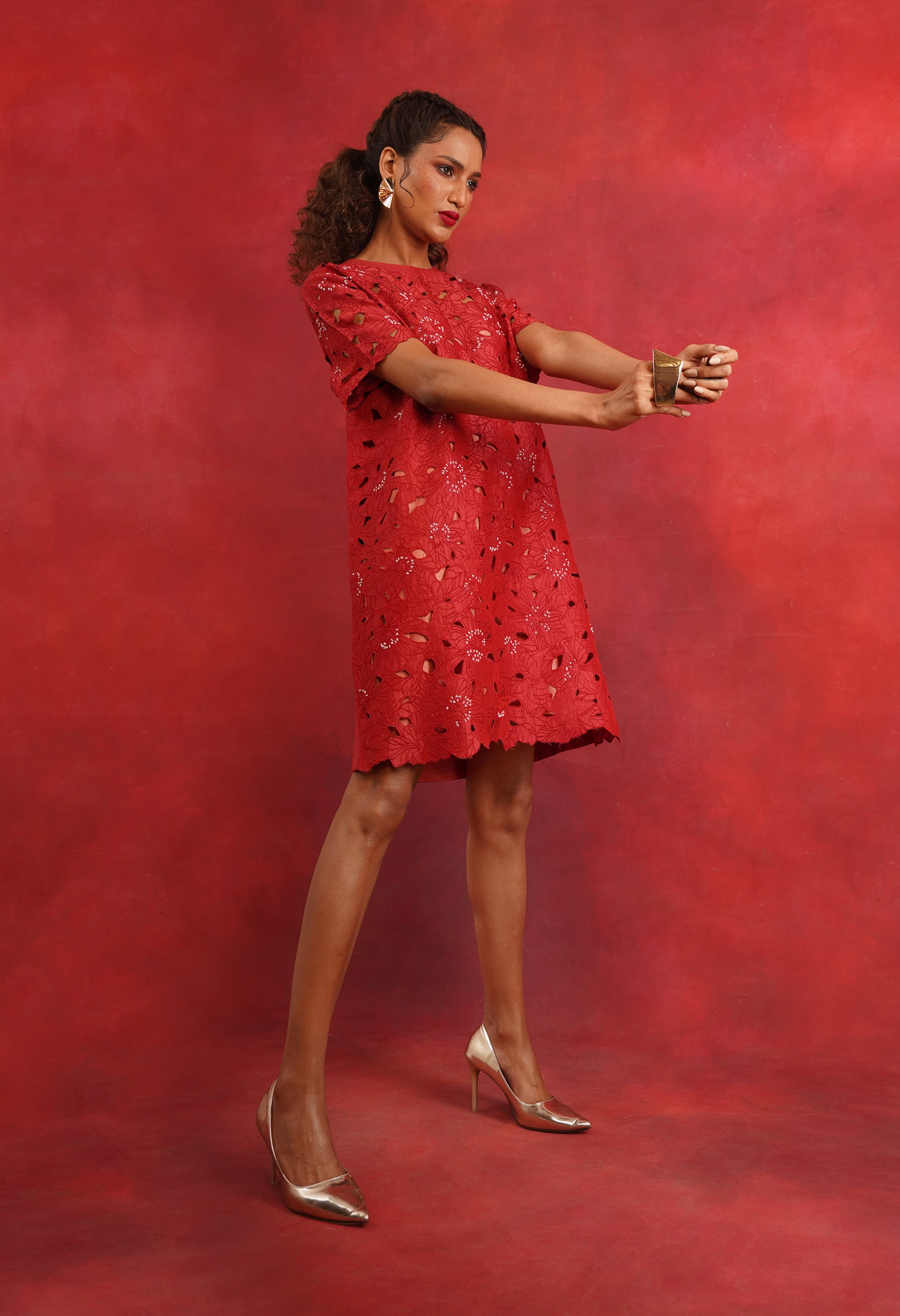 FLORAL CUTWORK SHIFT DRESS