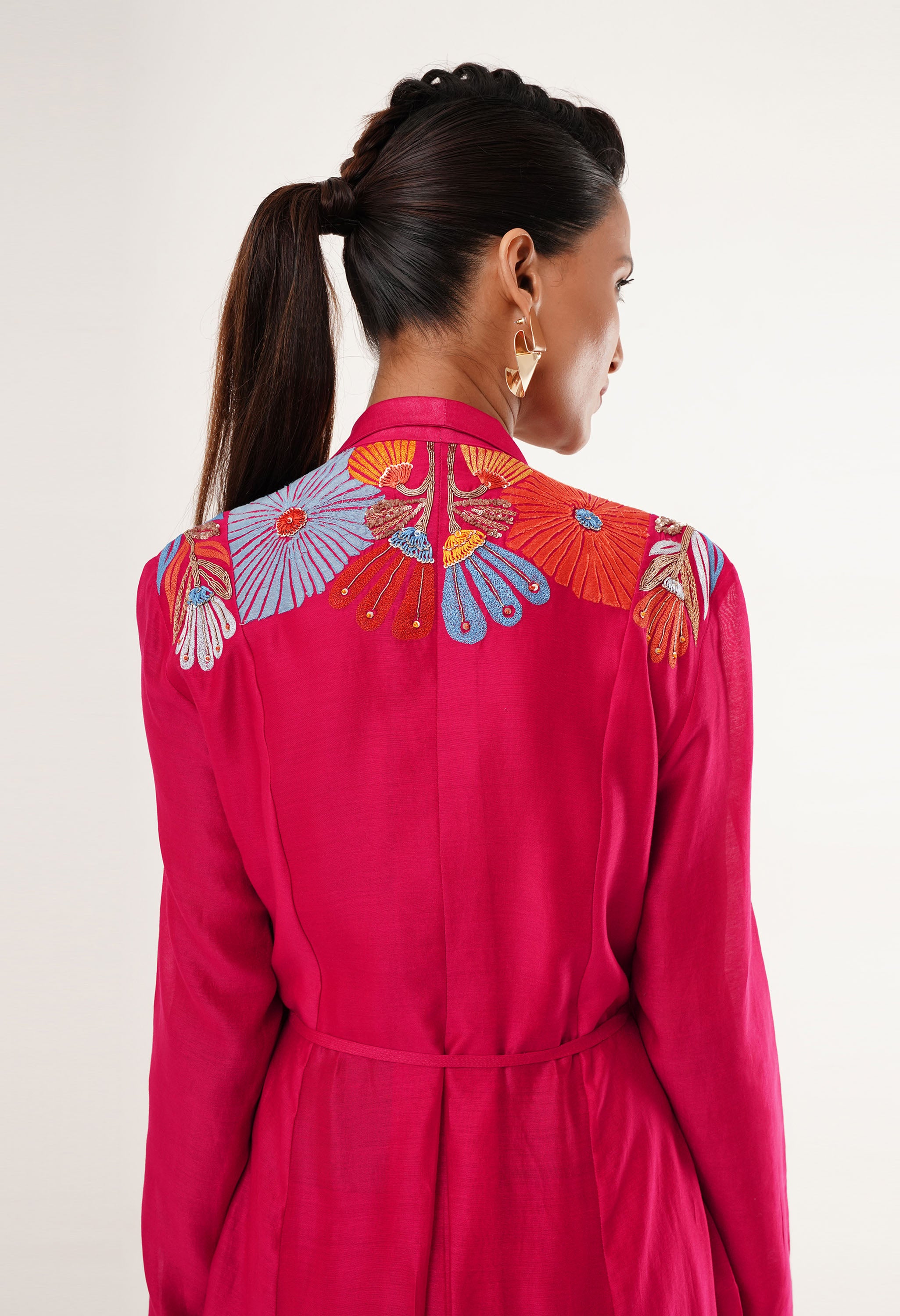 ENGINEERED COWL NECK ANGRAKHA