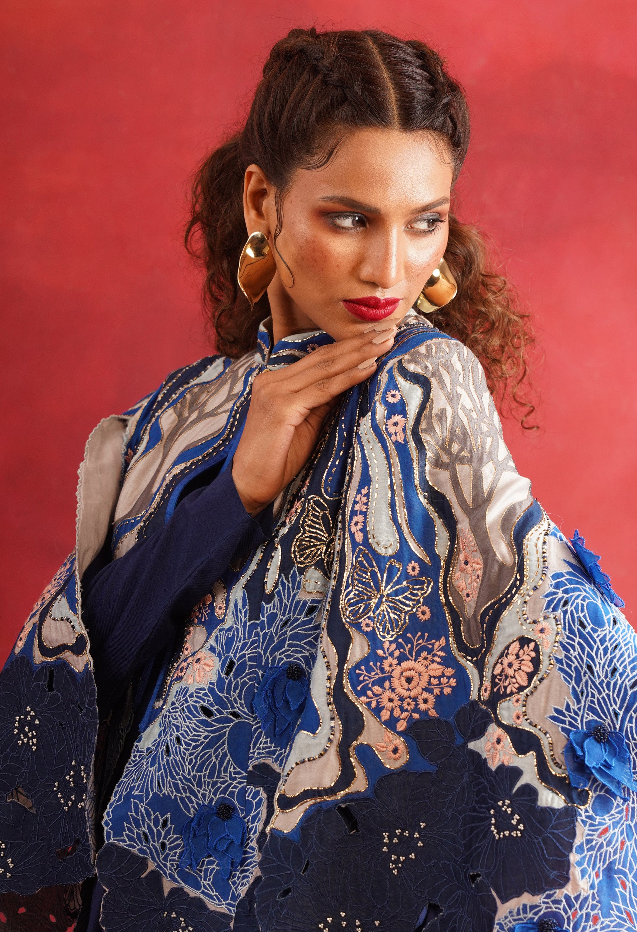 EMBROIDERED CAPE JACKET WITH DRAPED JERSY INNER