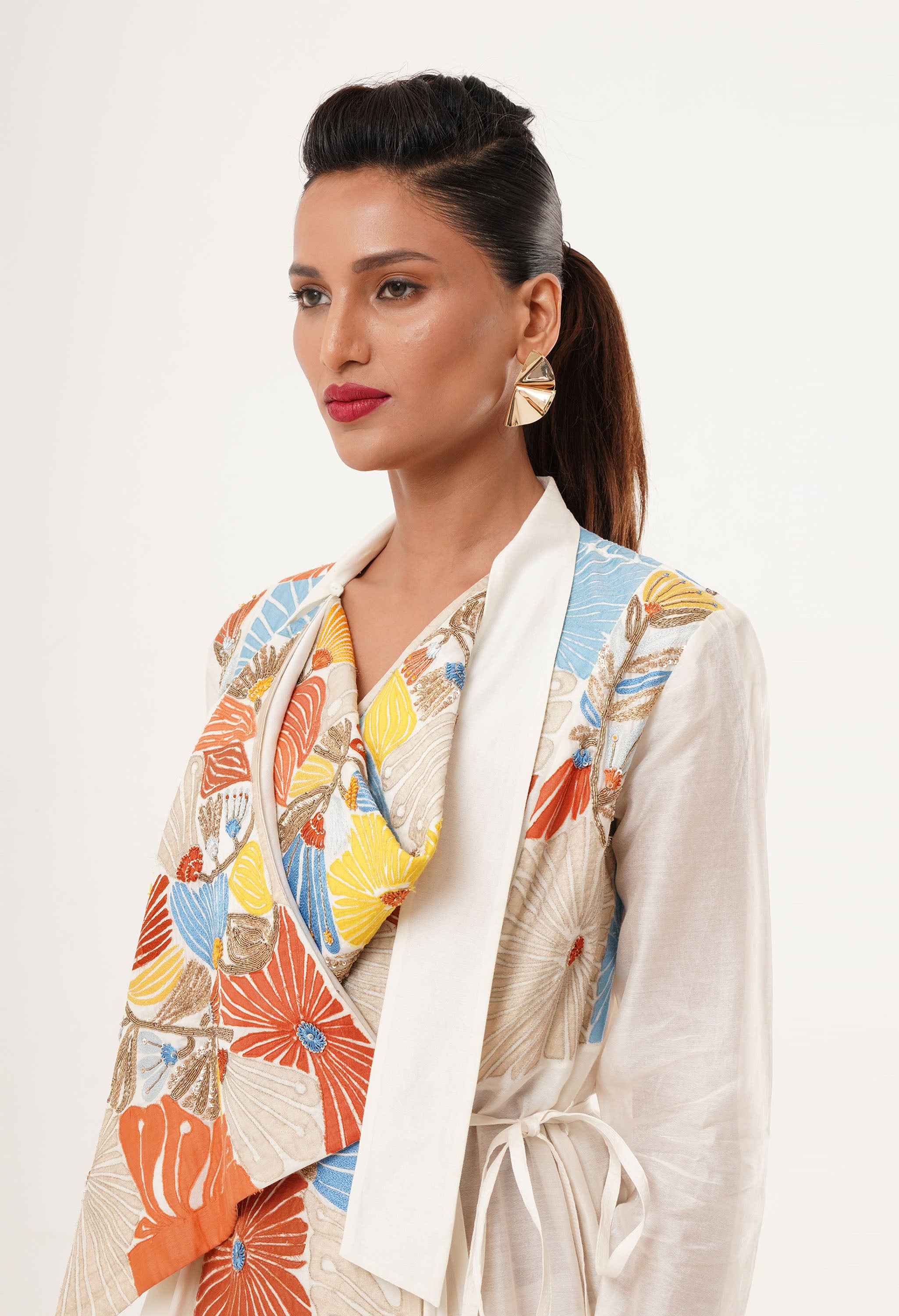 ENGINEERED COWL NECK ANGRAKHA