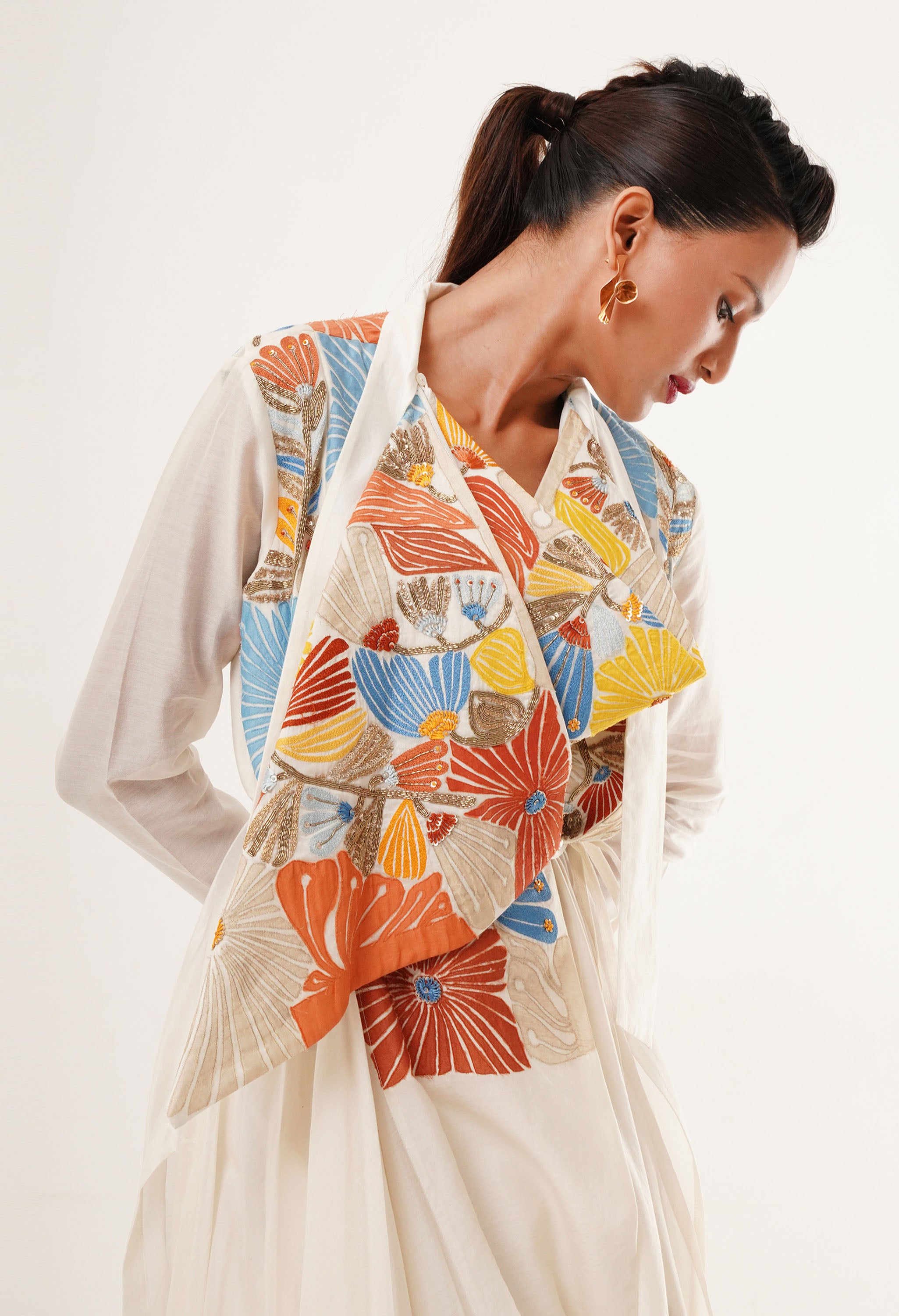 ENGINEERED COWL NECK ANGRAKHA