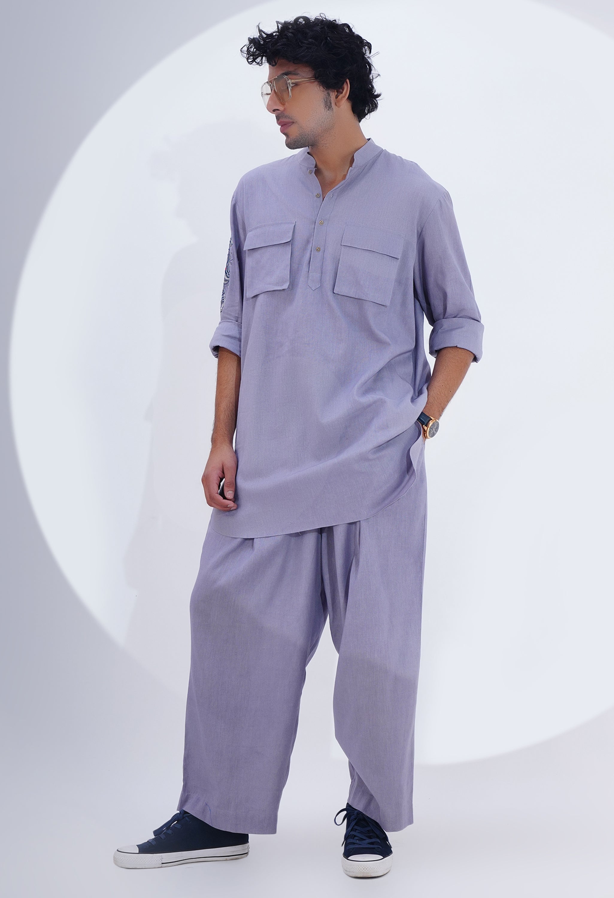 LINEN KURTA SET WITH TIGER EMB DETAILED SLEEVES
