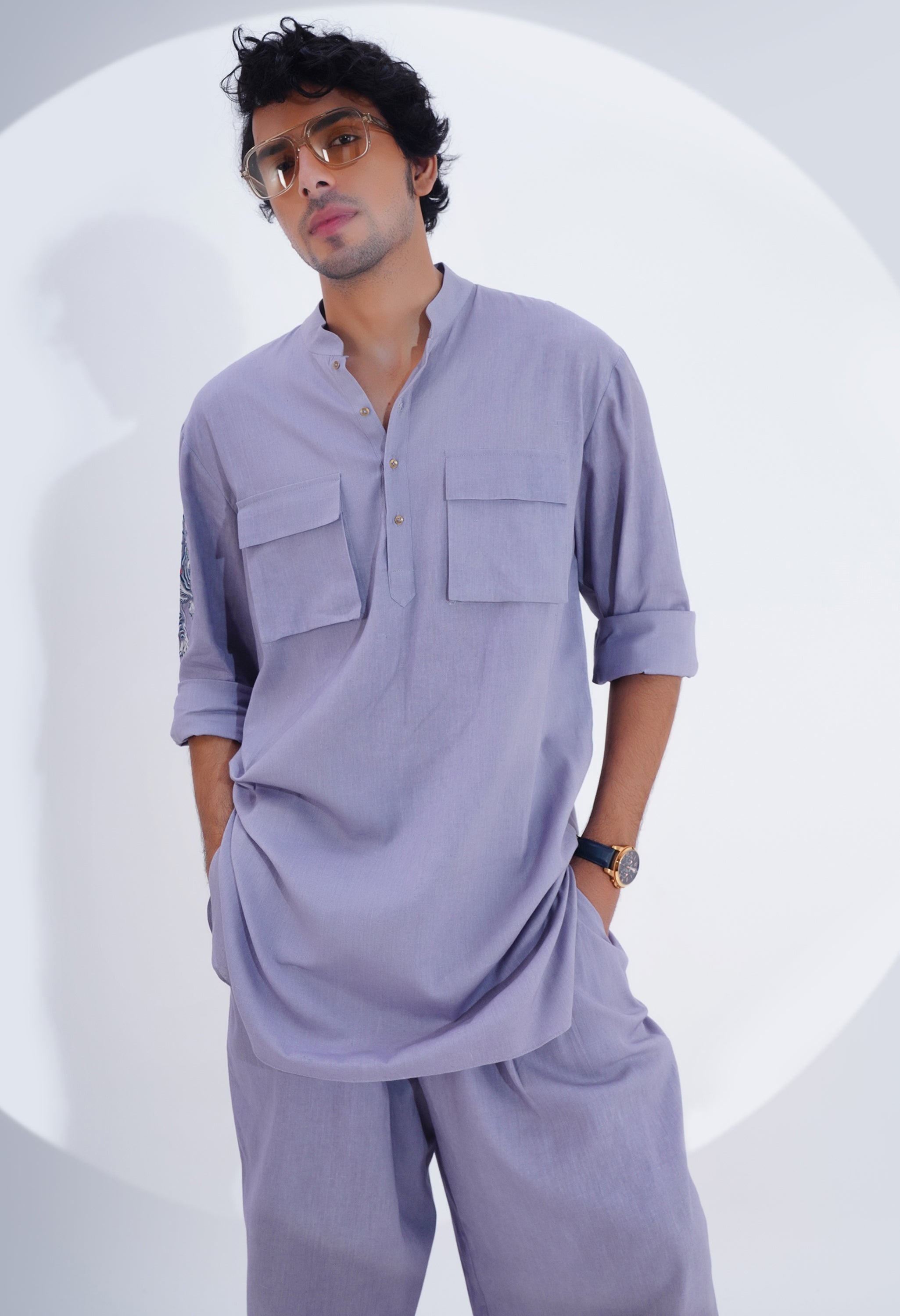 LINEN KURTA SET WITH TIGER EMB DETAILED SLEEVES