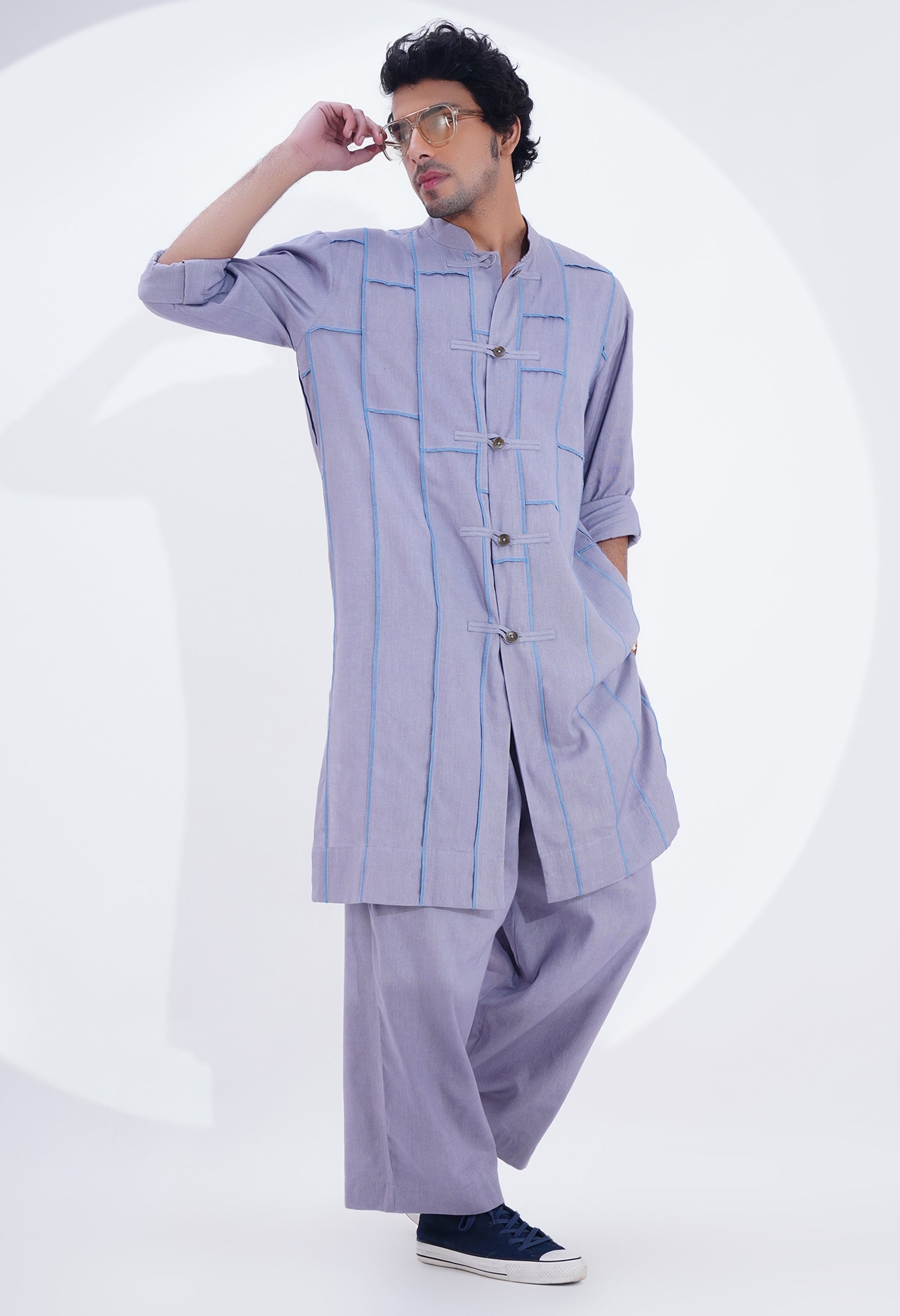 OVERLOCK PANEL DETAILING KURTA WITH PANT