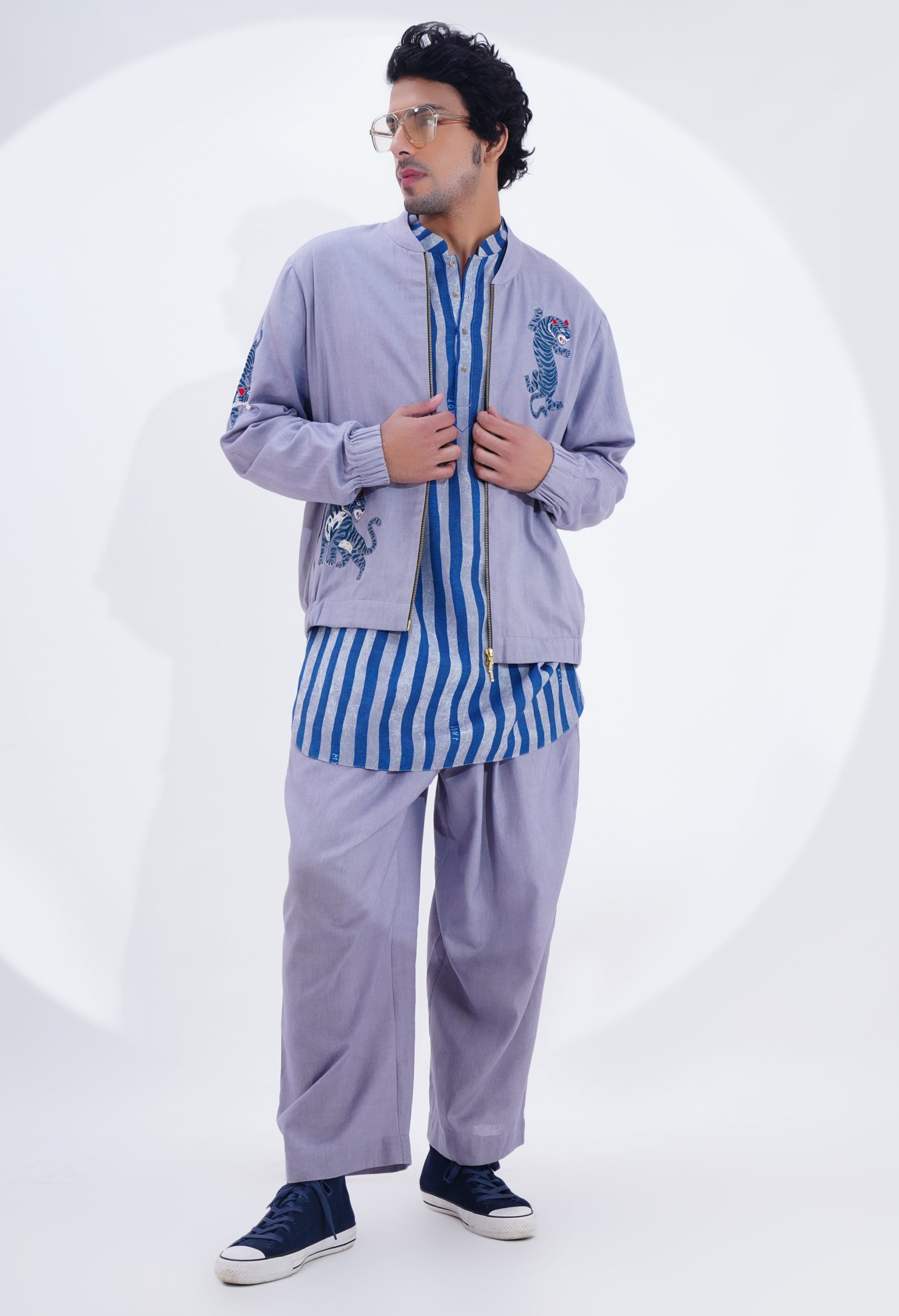 TIGER EMBROIDERED BOMBER JACKET