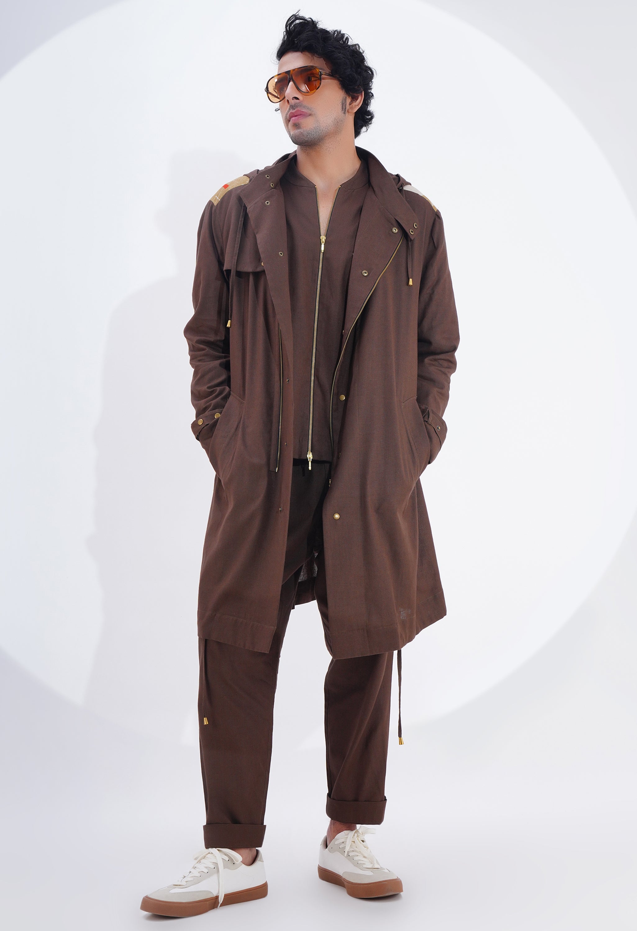 SOLID TRENCH WITH PRINTED BACK DETAILING