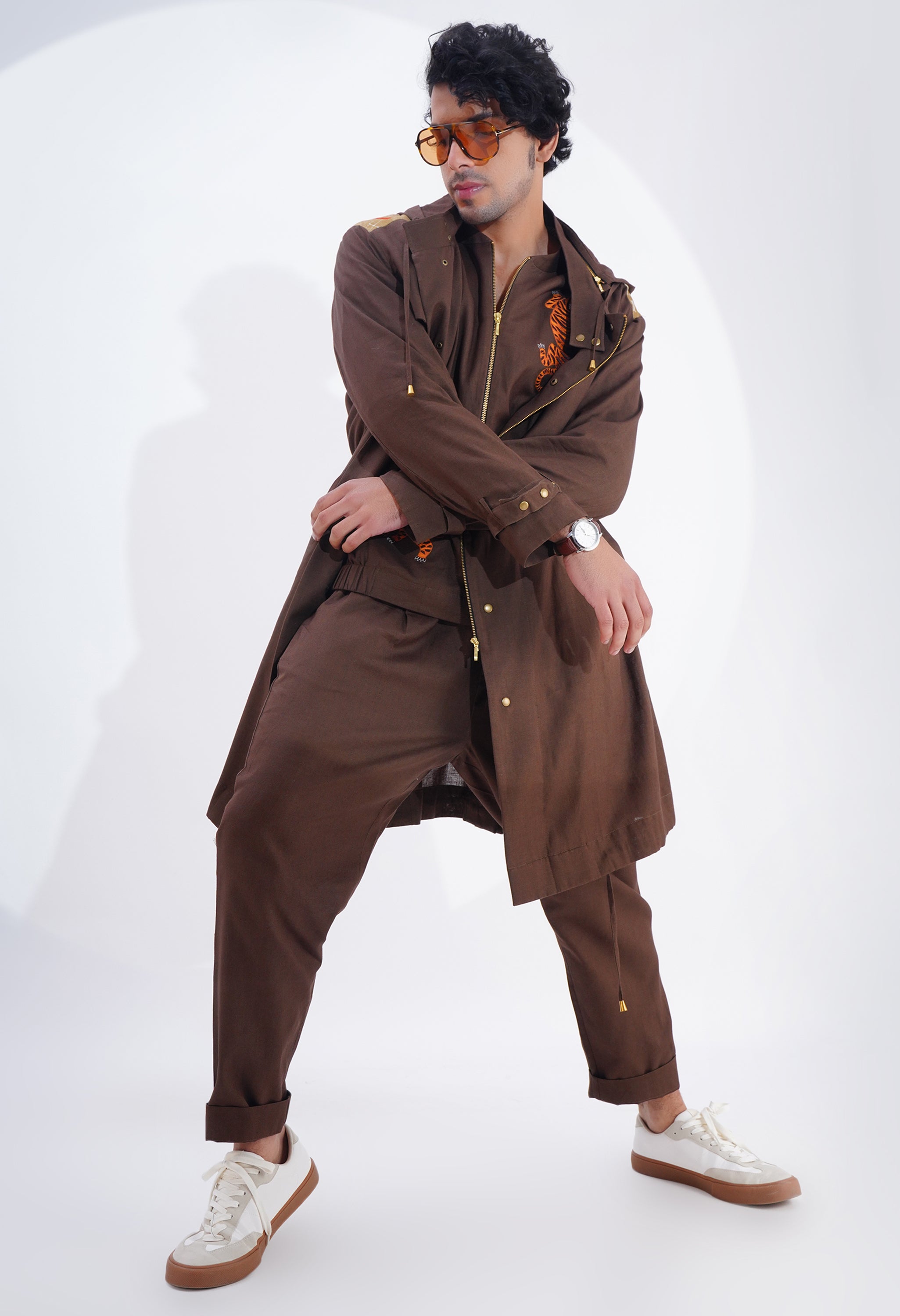 SOLID TRENCH WITH PRINTED BACK DETAILING